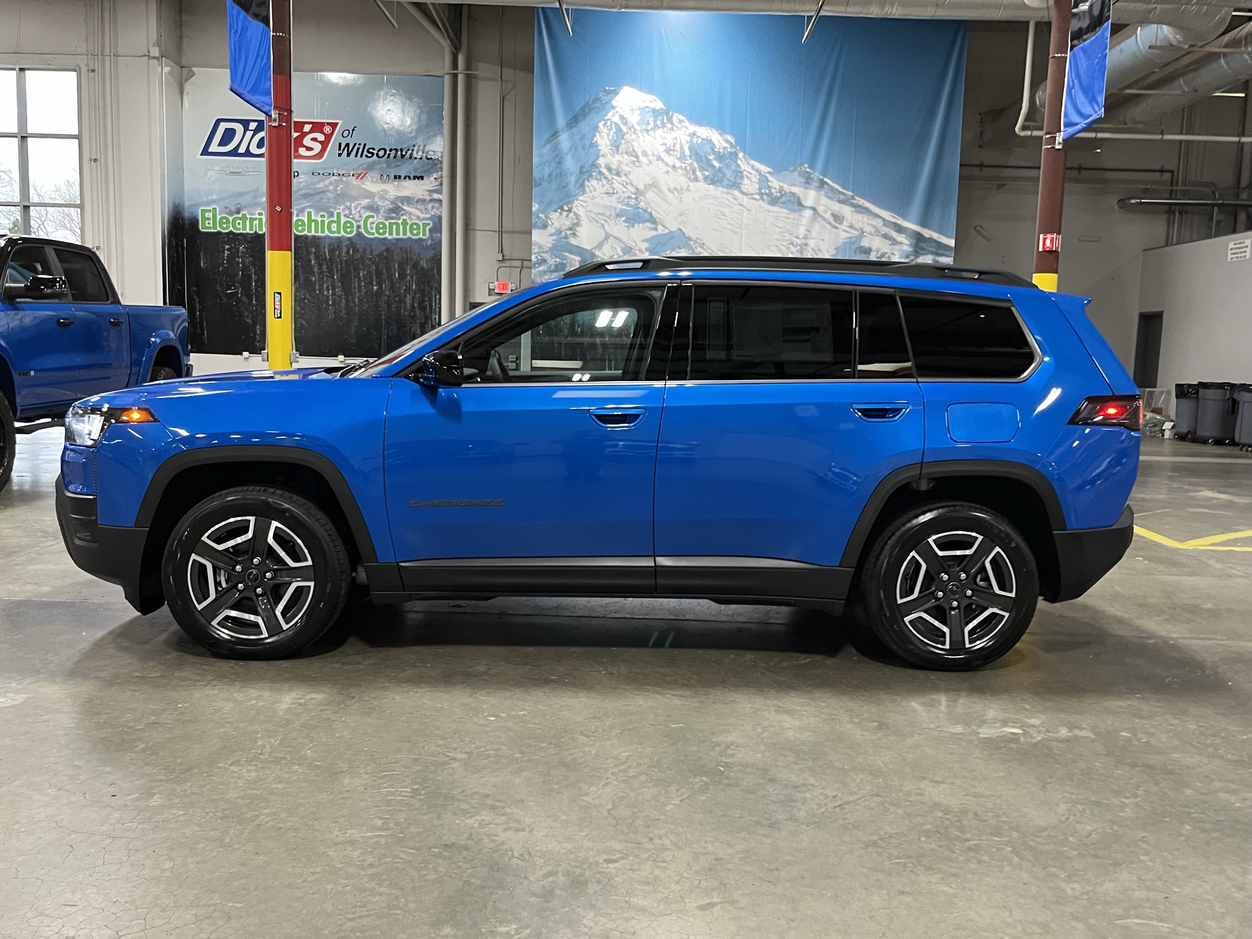 2026 Jeep Cherokee CHEROKEE LAREDO 4X4