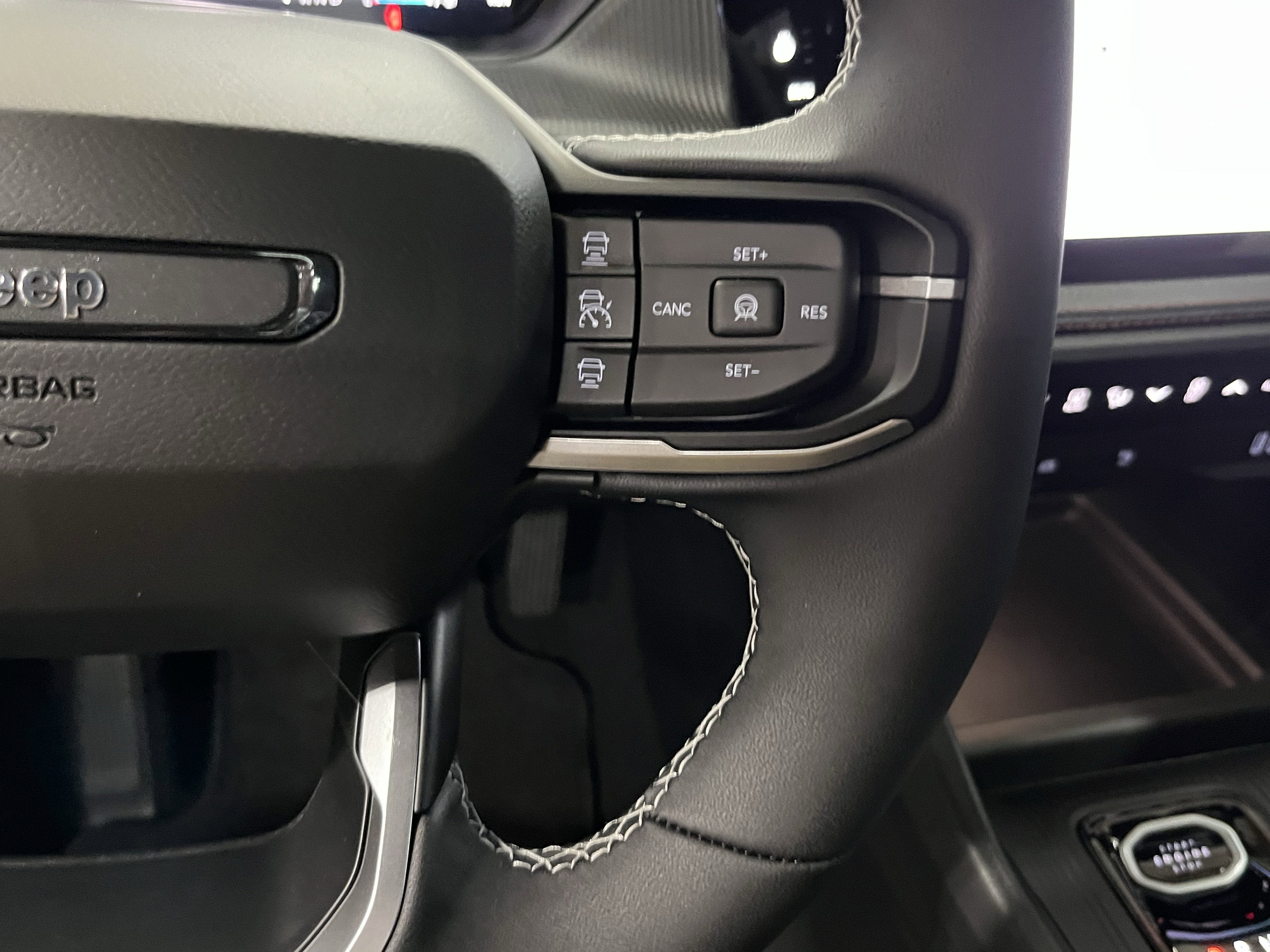 2026 Jeep Cherokee CHEROKEE OVERLAND 4X4