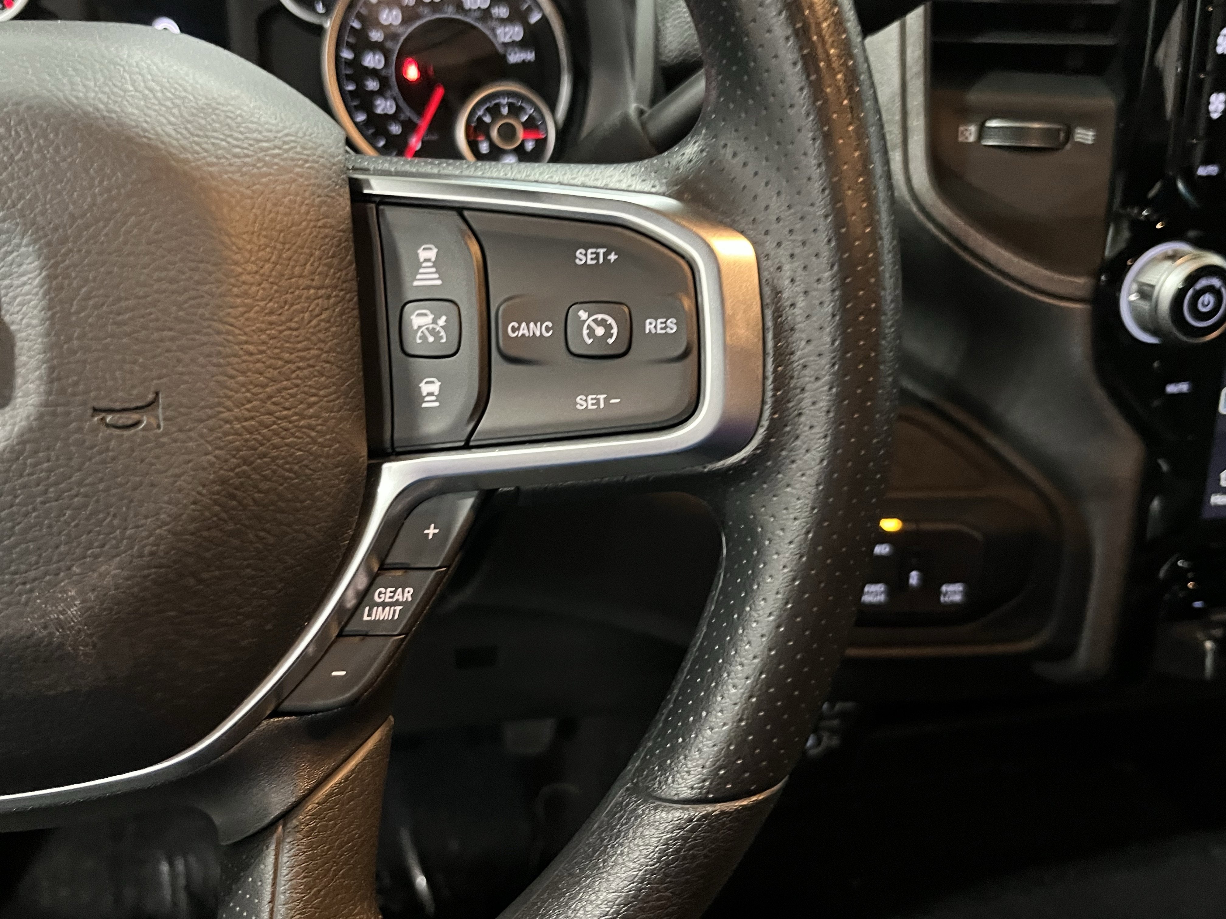 2025 RAM Ram 2500 RAM 2500 TRADESMAN CREW CAB 4X4 8' BOX