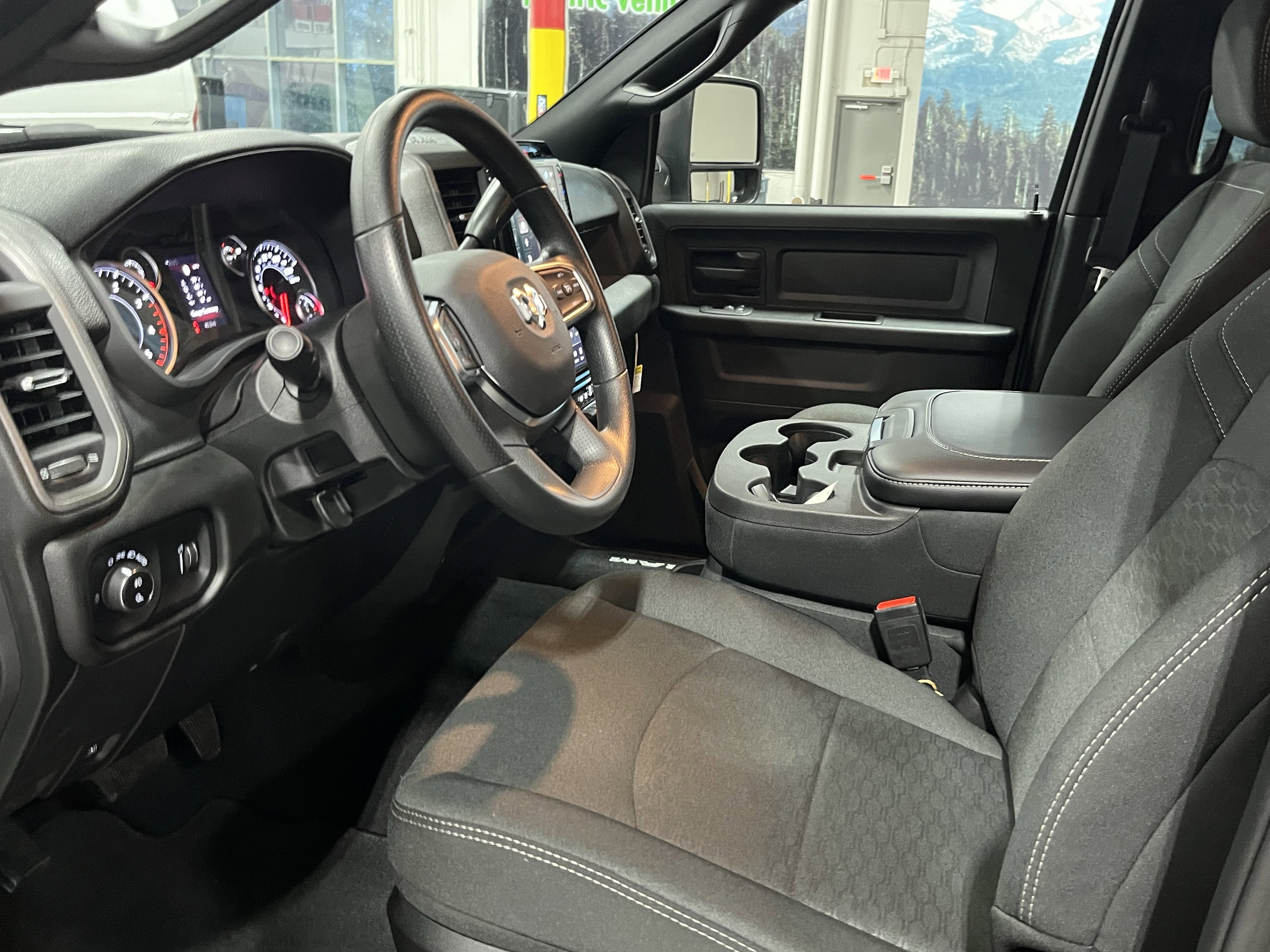 2025 RAM Ram 2500 RAM 2500 TRADESMAN CREW CAB 4X4 8' BOX