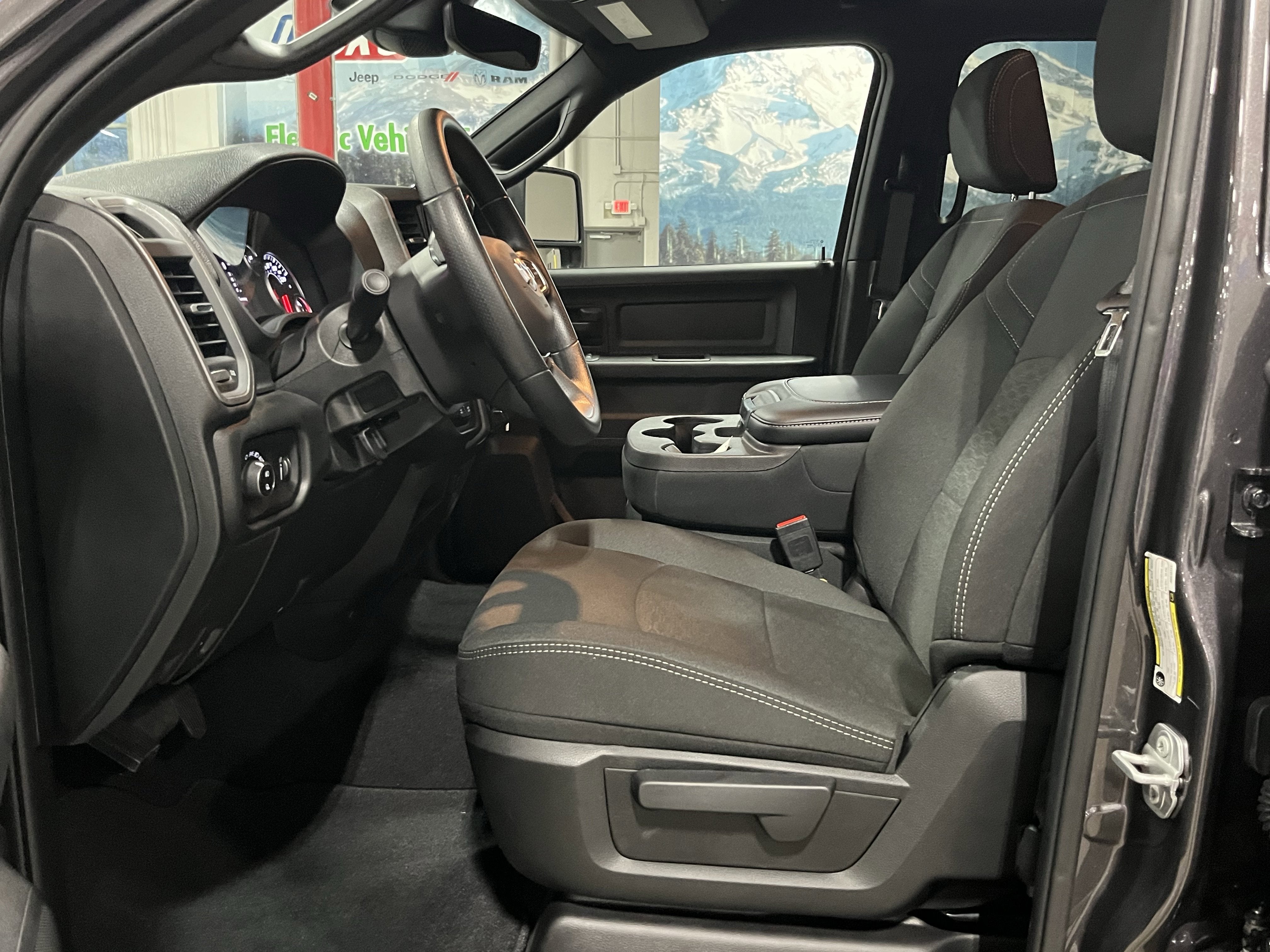 2025 RAM Ram 2500 RAM 2500 TRADESMAN CREW CAB 4X4 8' BOX