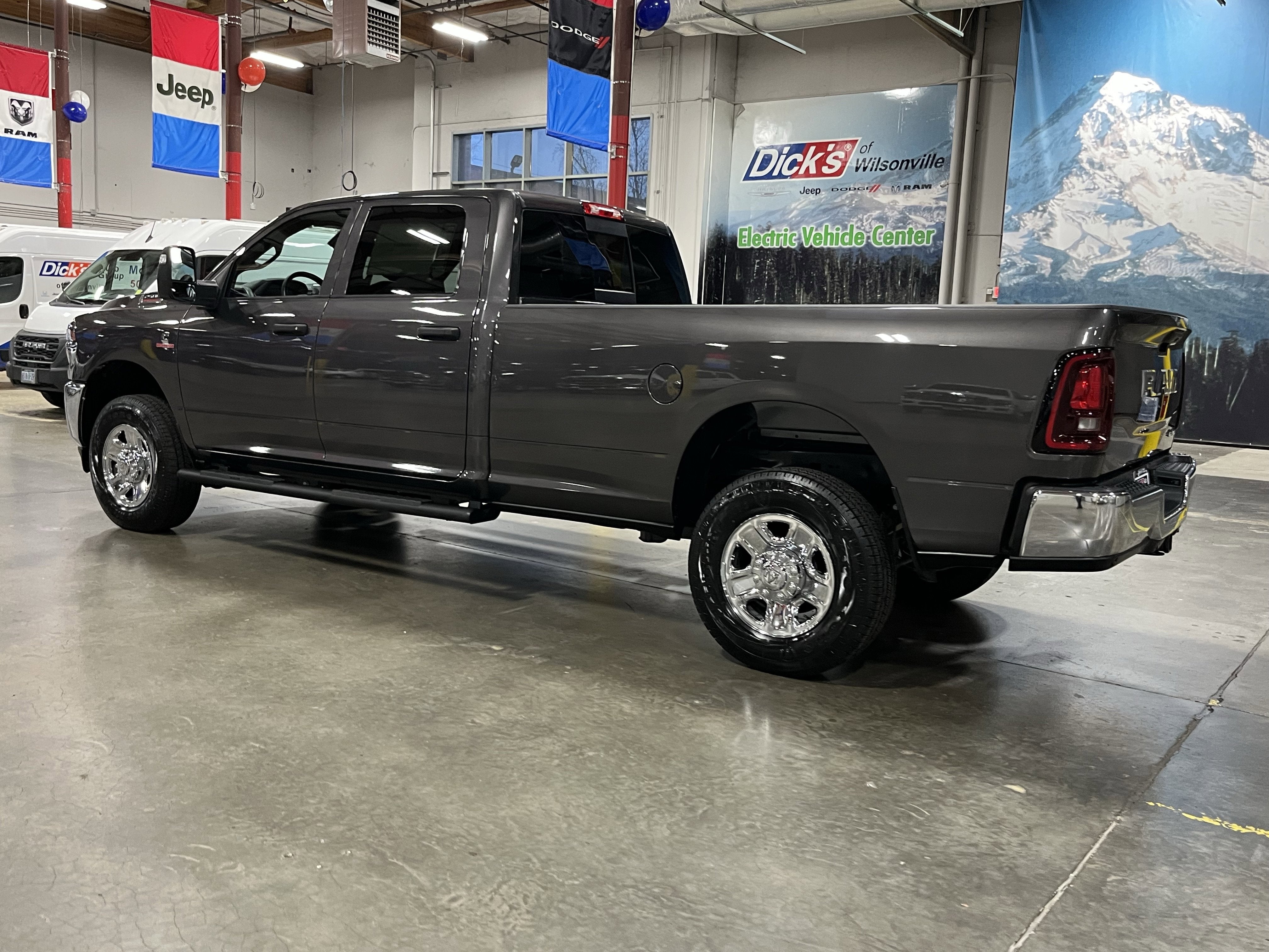 2025 RAM Ram 2500 RAM 2500 TRADESMAN CREW CAB 4X4 8' BOX