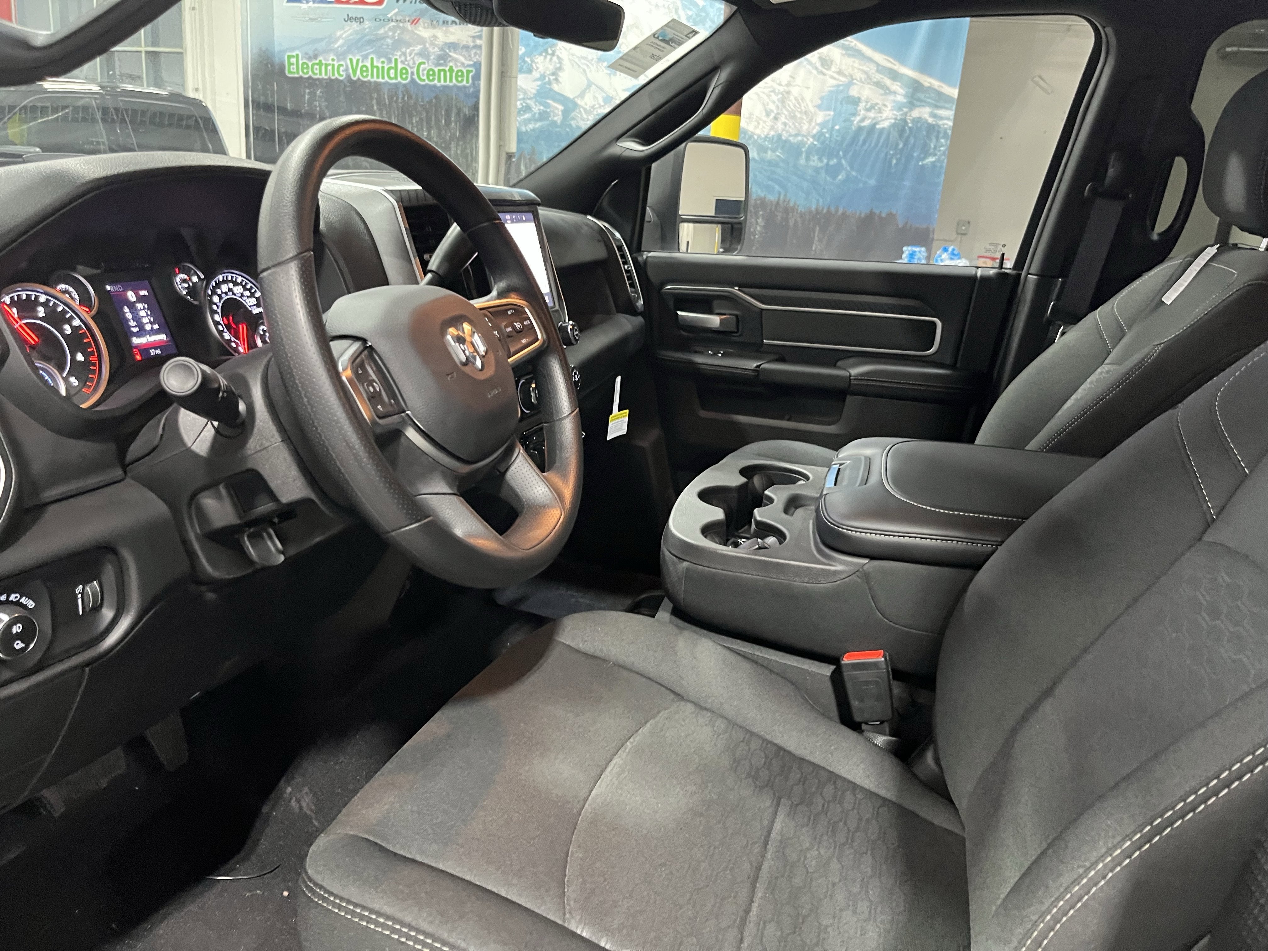 2025 RAM Ram 2500 RAM 2500 BIG HORN CREW CAB 4X4 8' BOX