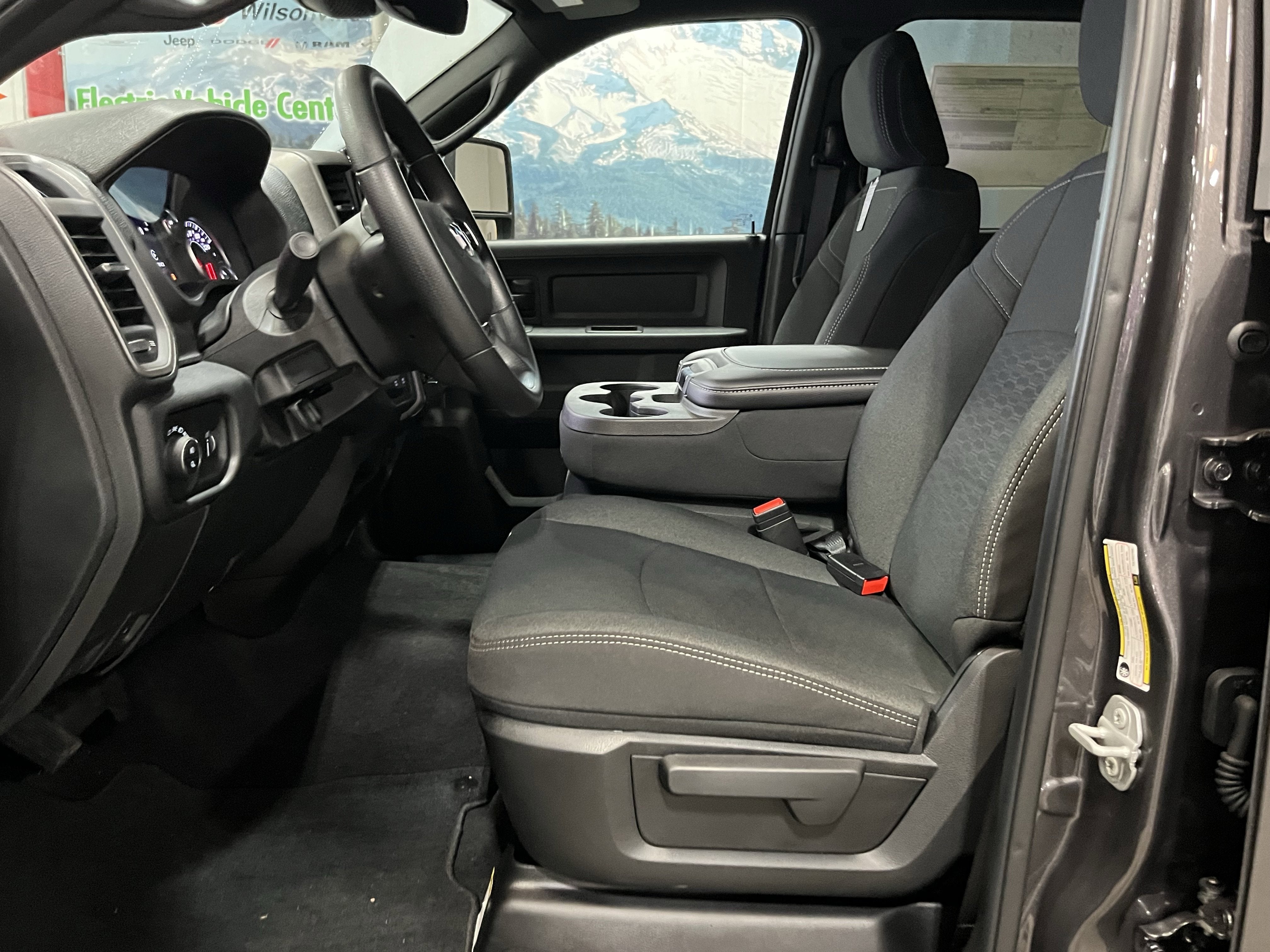 2026 RAM Ram 3500 RAM 3500 TRADESMAN CREW CAB 4X4 8' BOX