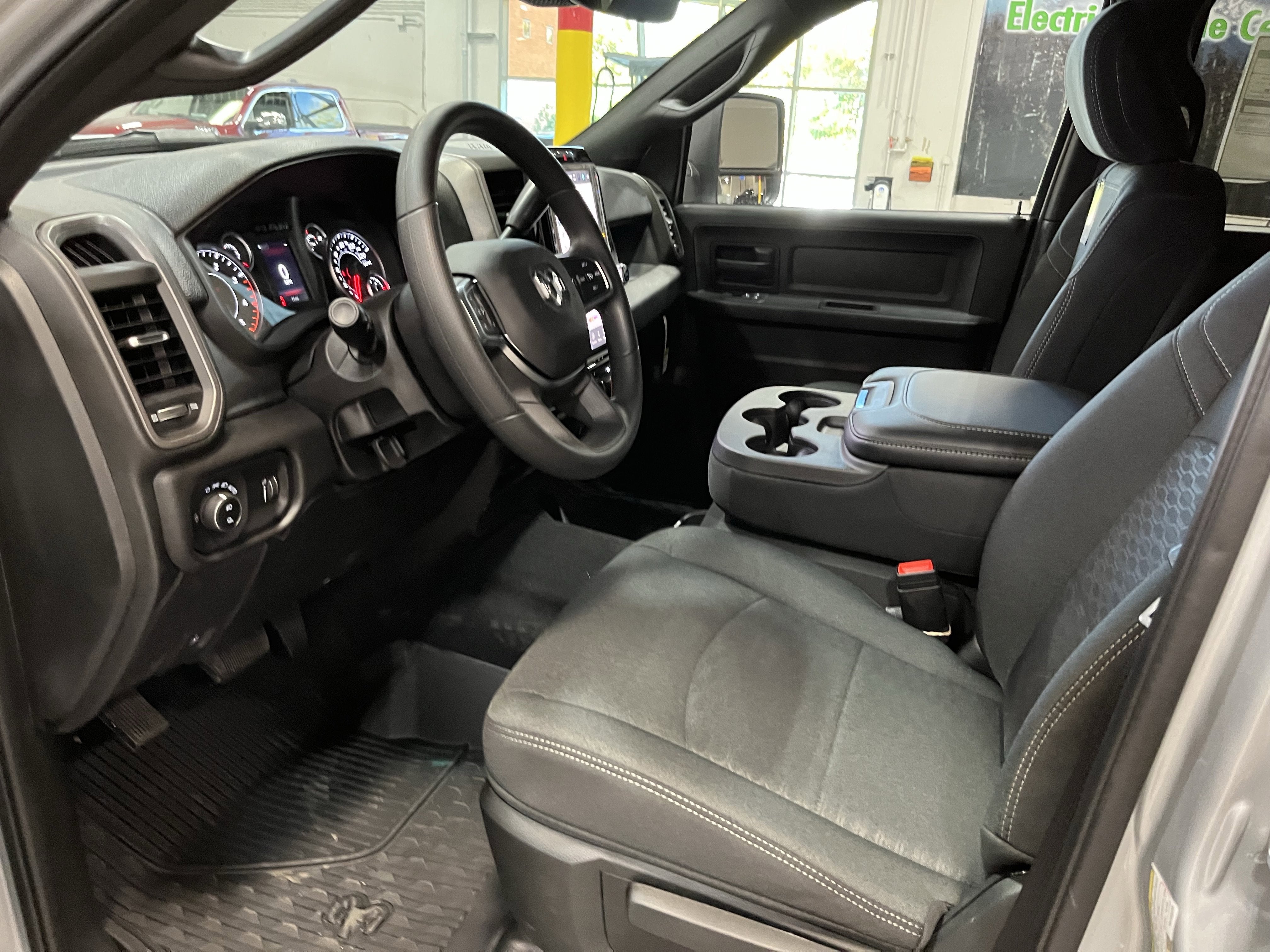 2026 RAM Ram 3500 RAM 3500 TRADESMAN CREW CAB 4X4 8' BOX