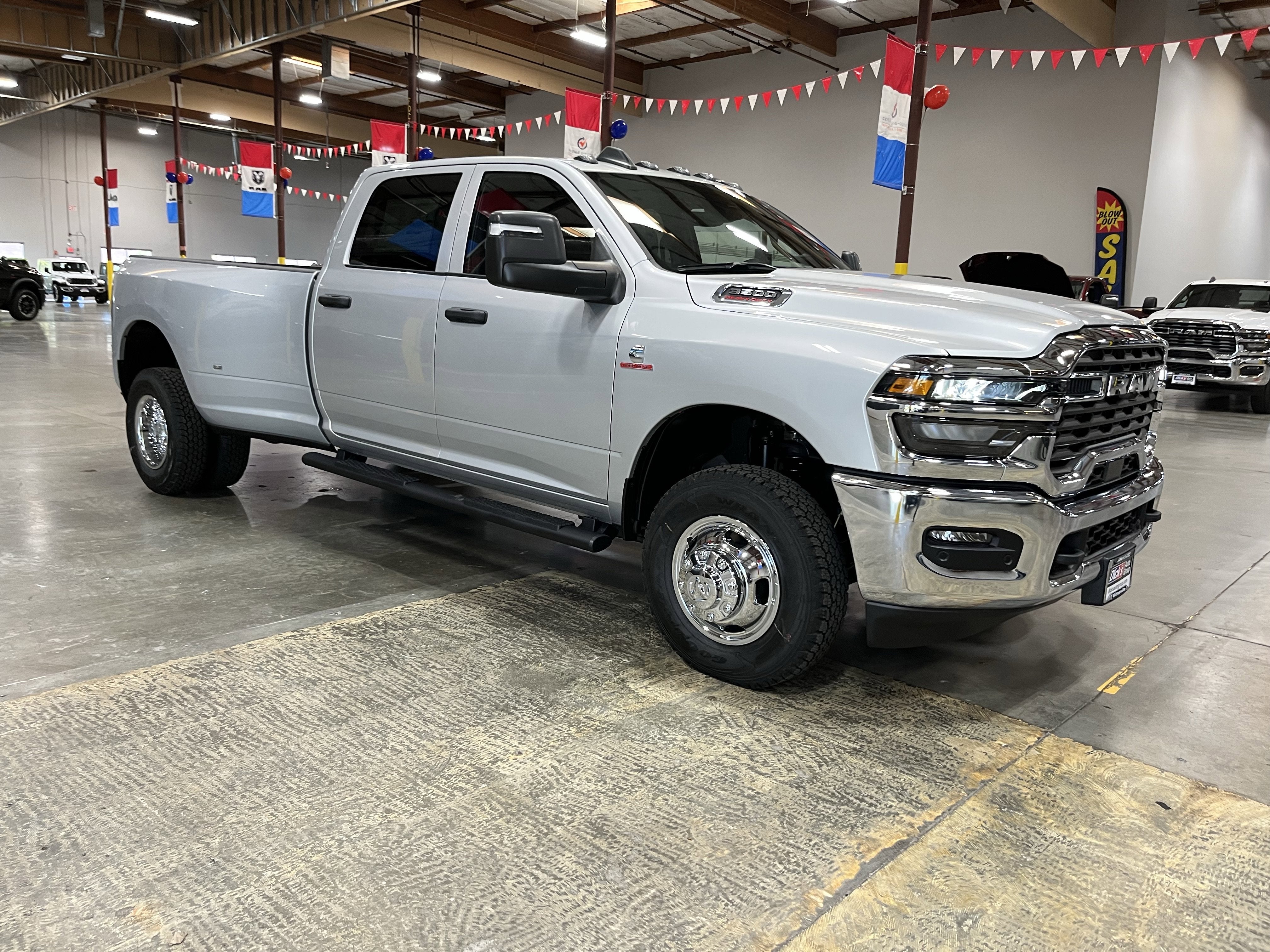 2026 RAM Ram 3500 RAM 3500 TRADESMAN CREW CAB 4X4 8' BOX