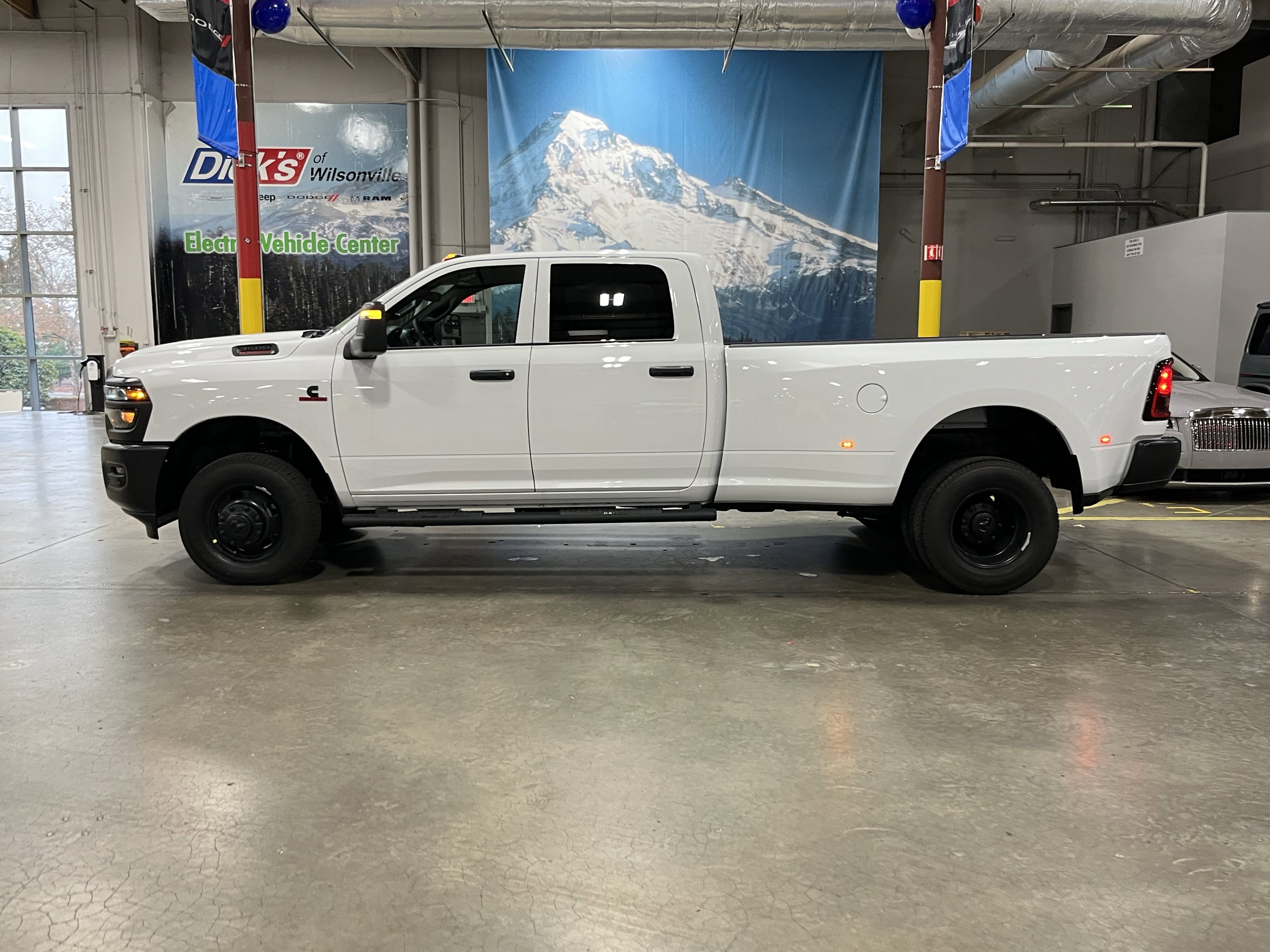2026 RAM Ram 3500 RAM 3500 TRADESMAN CREW CAB 4X4 8' BOX