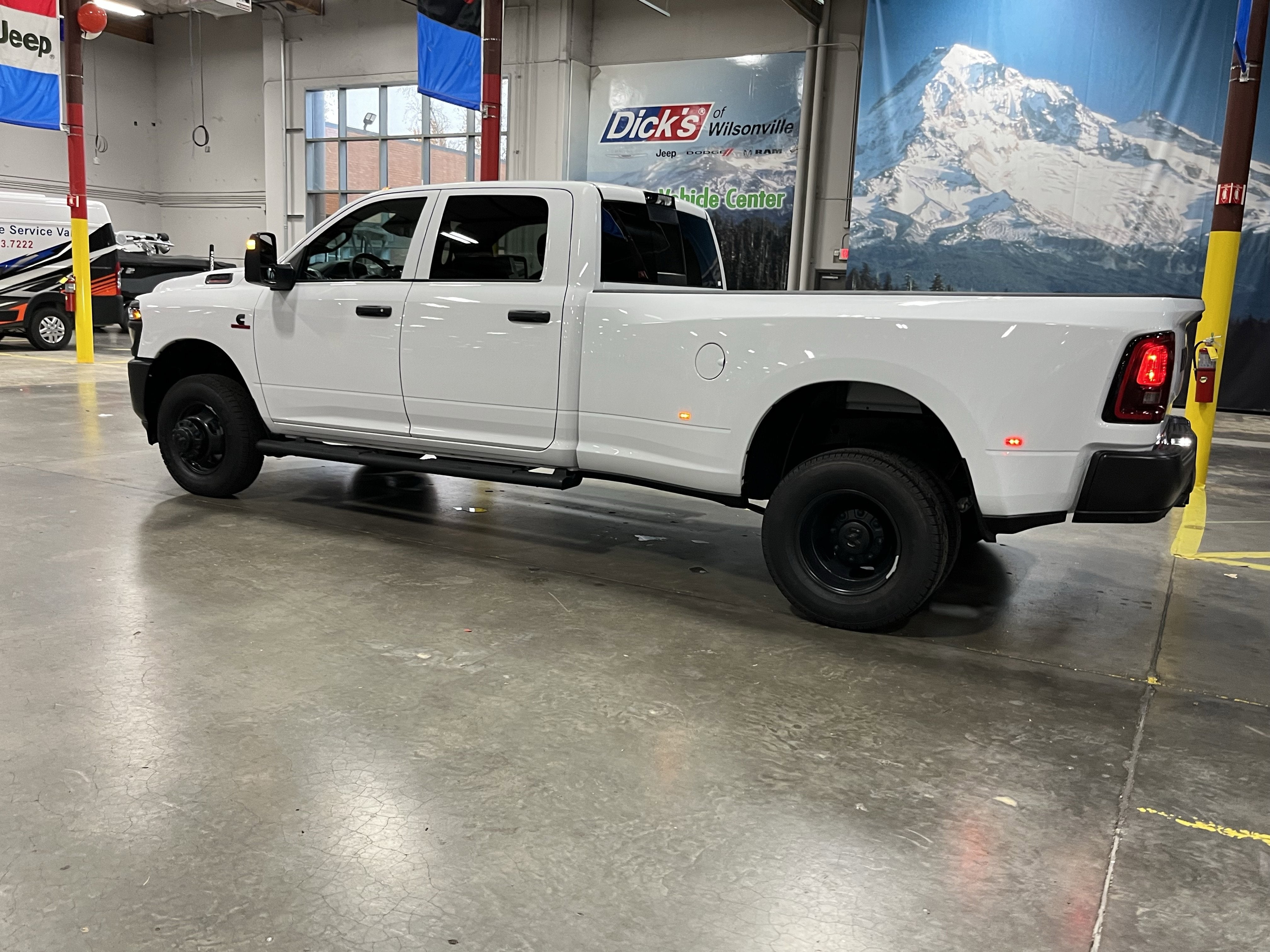 2026 RAM Ram 3500 RAM 3500 TRADESMAN CREW CAB 4X4 8' BOX
