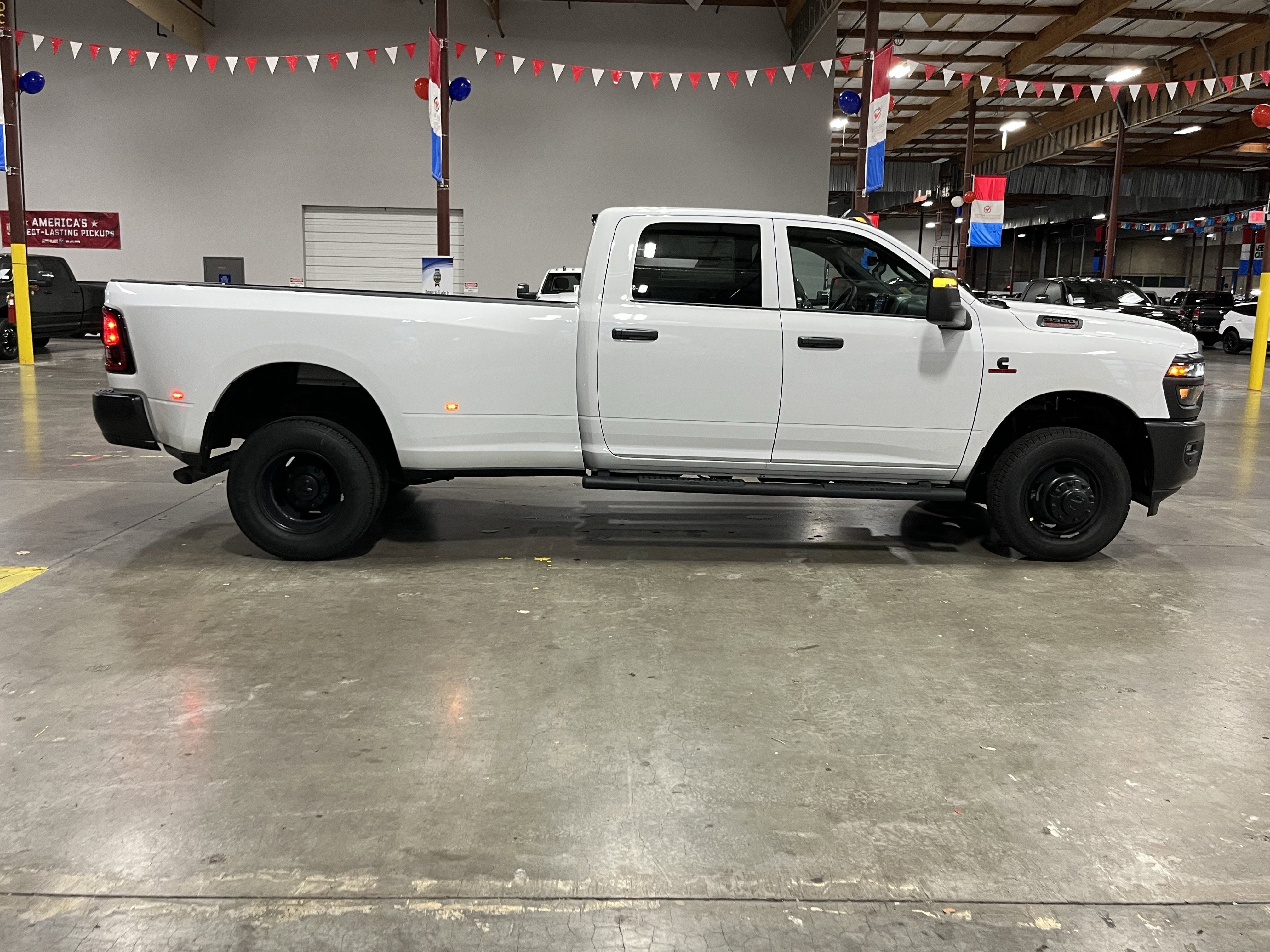 2026 RAM Ram 3500 RAM 3500 TRADESMAN CREW CAB 4X4 8' BOX