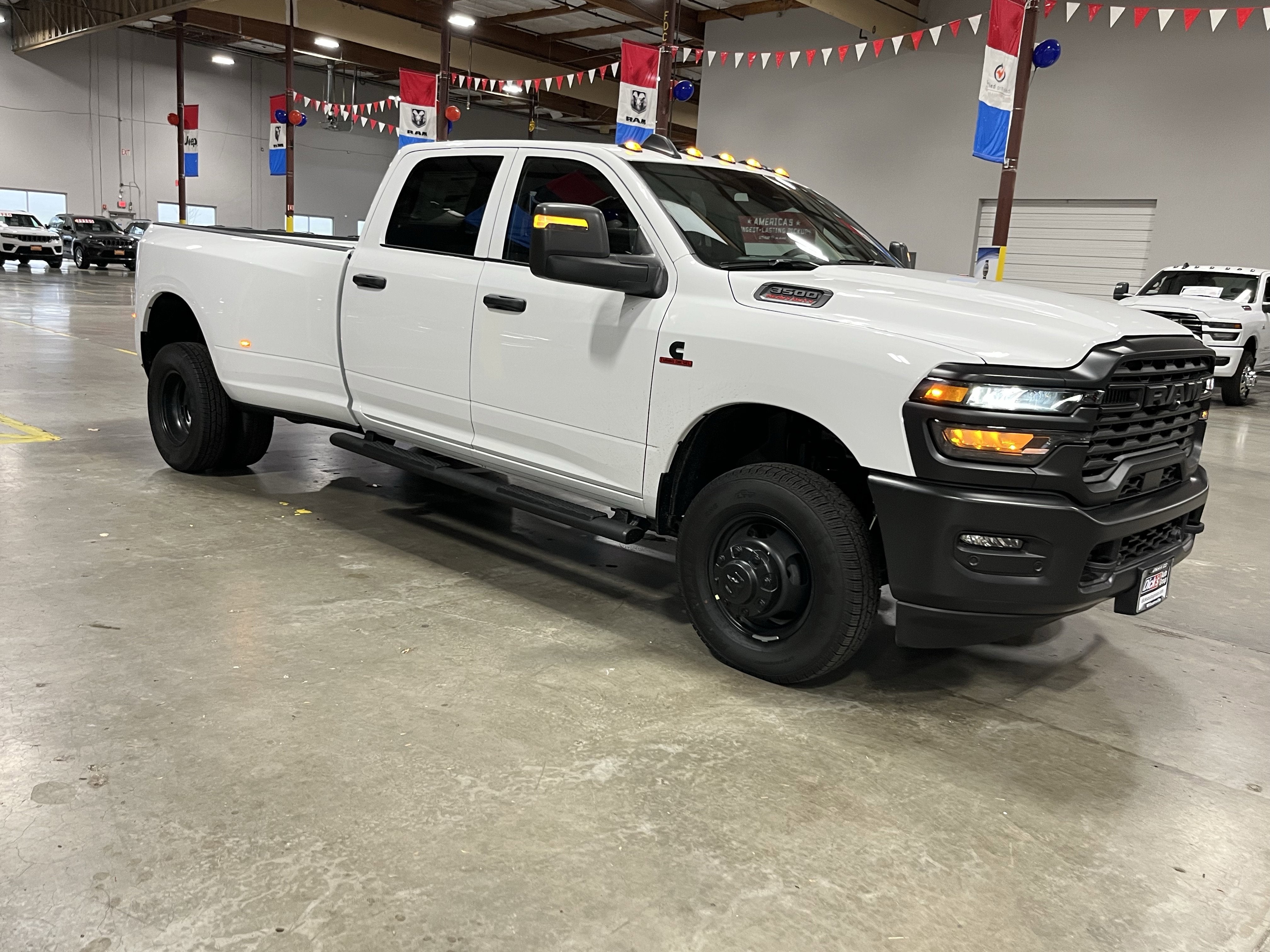 2026 RAM Ram 3500 RAM 3500 TRADESMAN CREW CAB 4X4 8' BOX