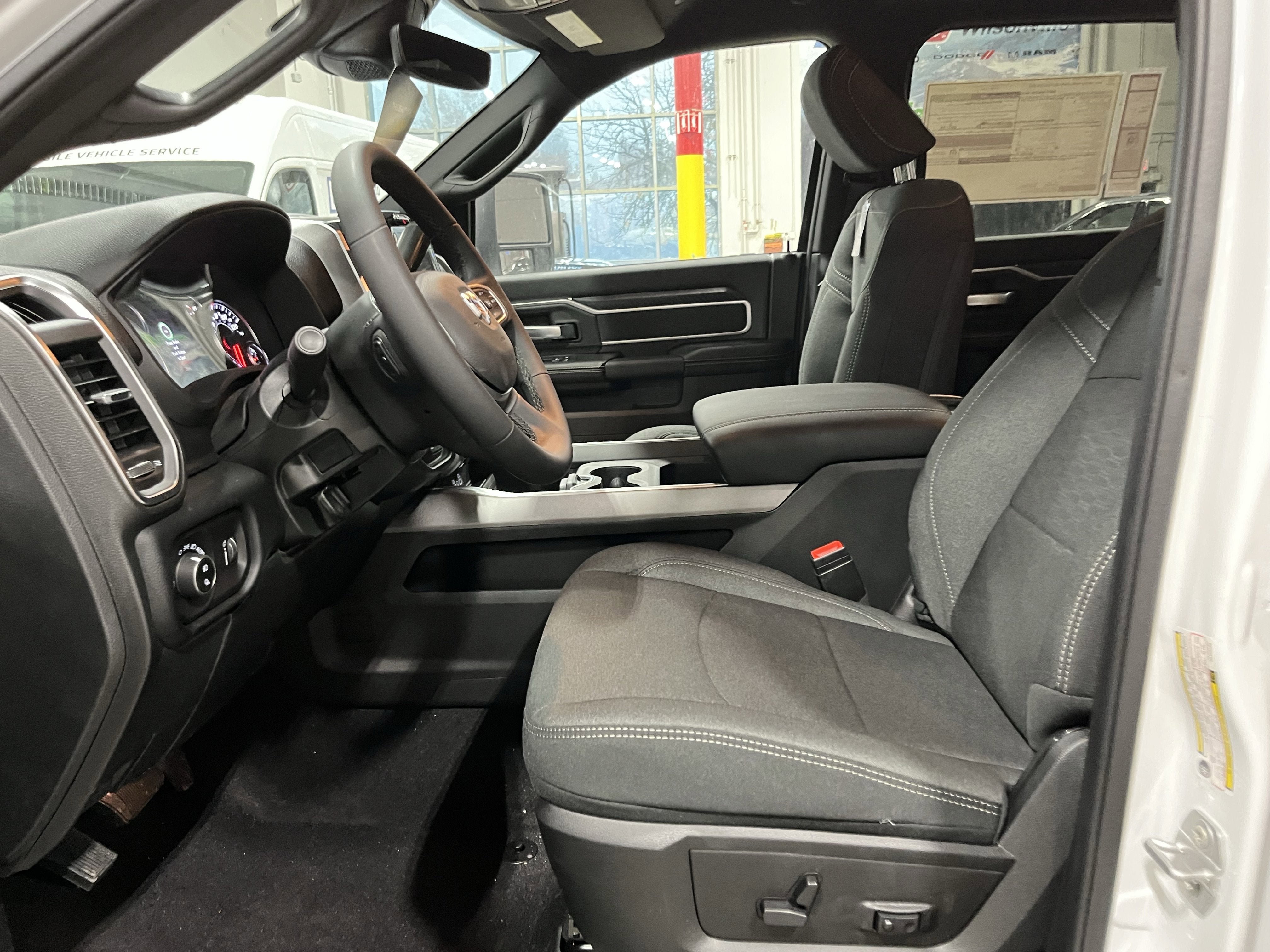 2026 RAM Ram 3500 RAM 3500 BIG HORN CREW CAB 4X4 8' BOX