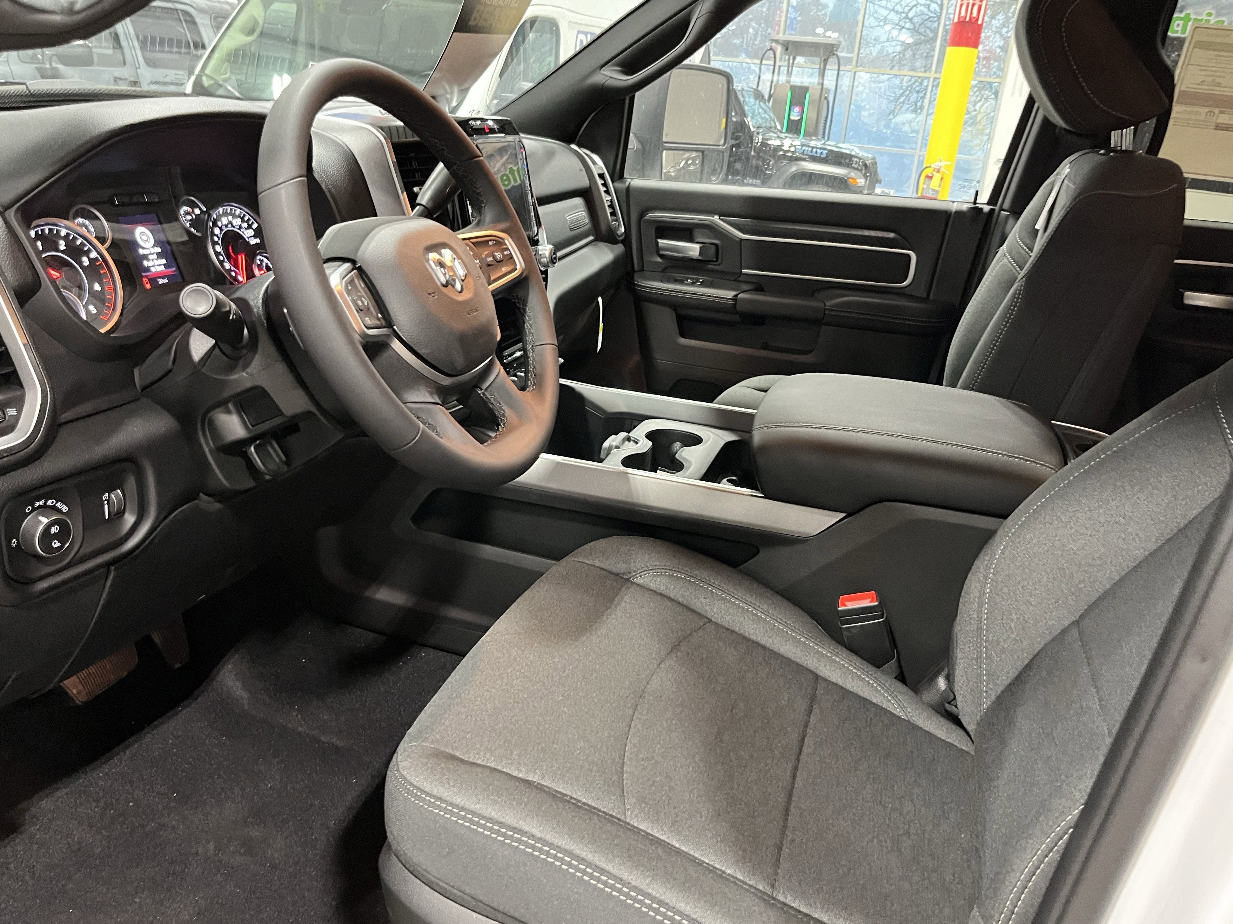 2026 RAM Ram 3500 RAM 3500 BIG HORN CREW CAB 4X4 8' BOX