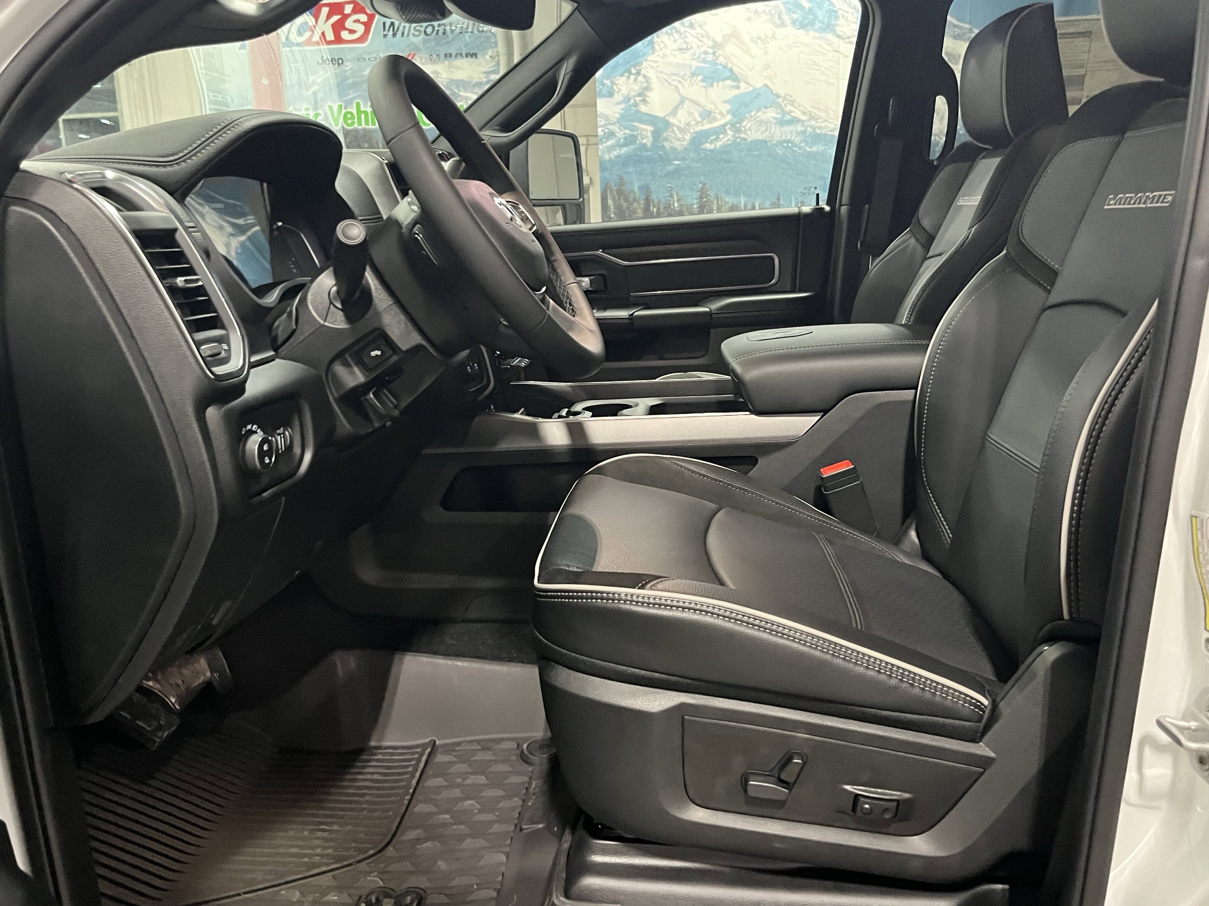 2026 RAM Ram 3500 RAM 3500 LARAMIE CREW CAB 4X4 8' BOX