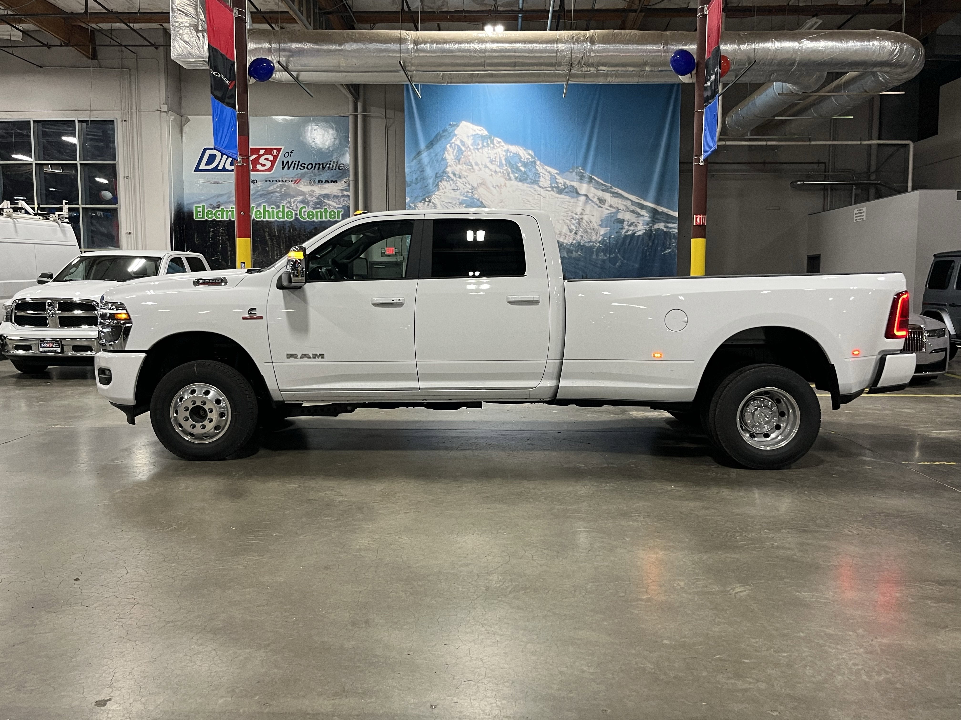 2026 RAM Ram 3500 RAM 3500 LARAMIE CREW CAB 4X4 8' BOX