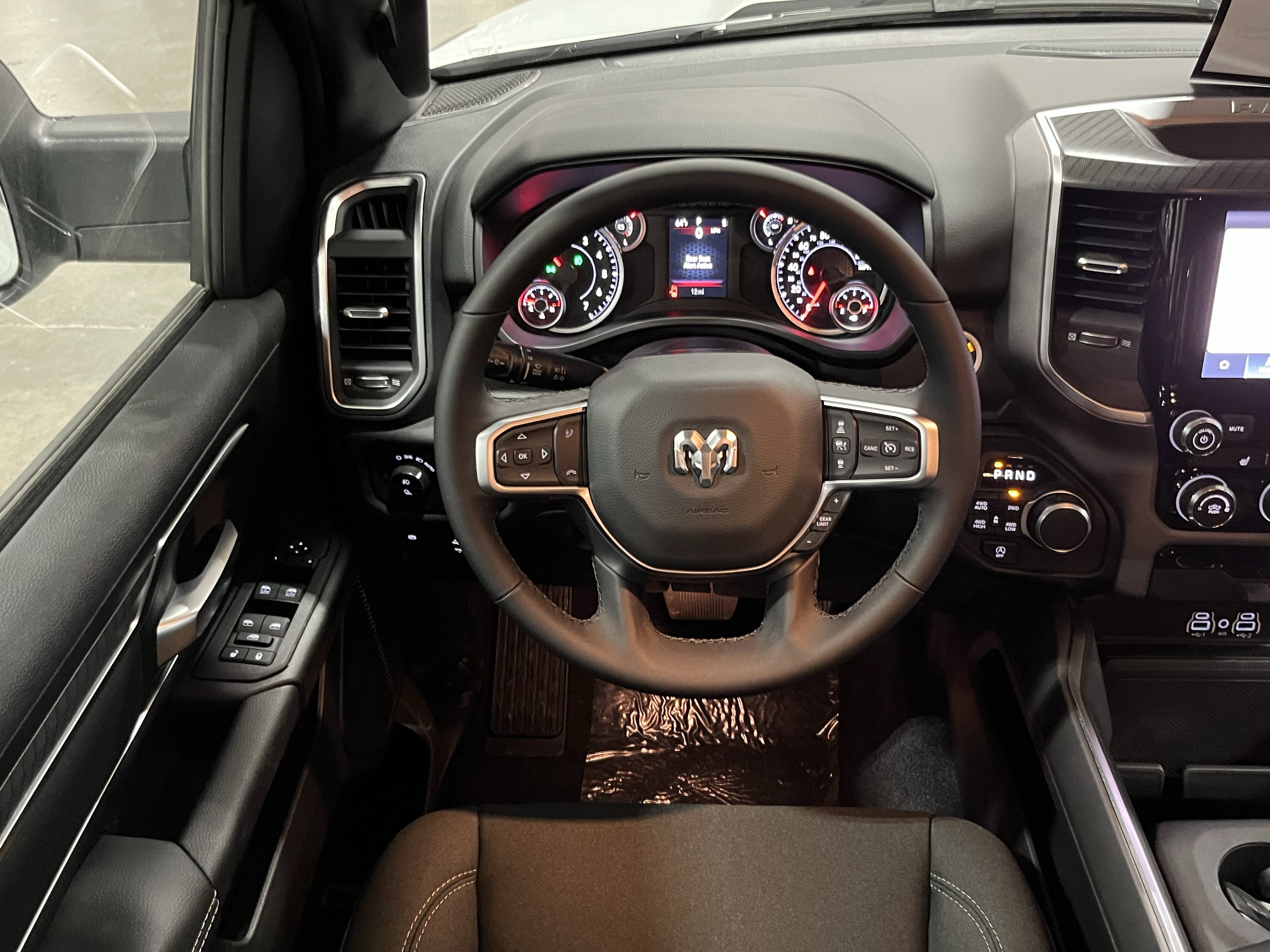 2025 RAM Ram 1500 RAM 1500 BIG HORN CREW CAB 4X4 5'7' BOX