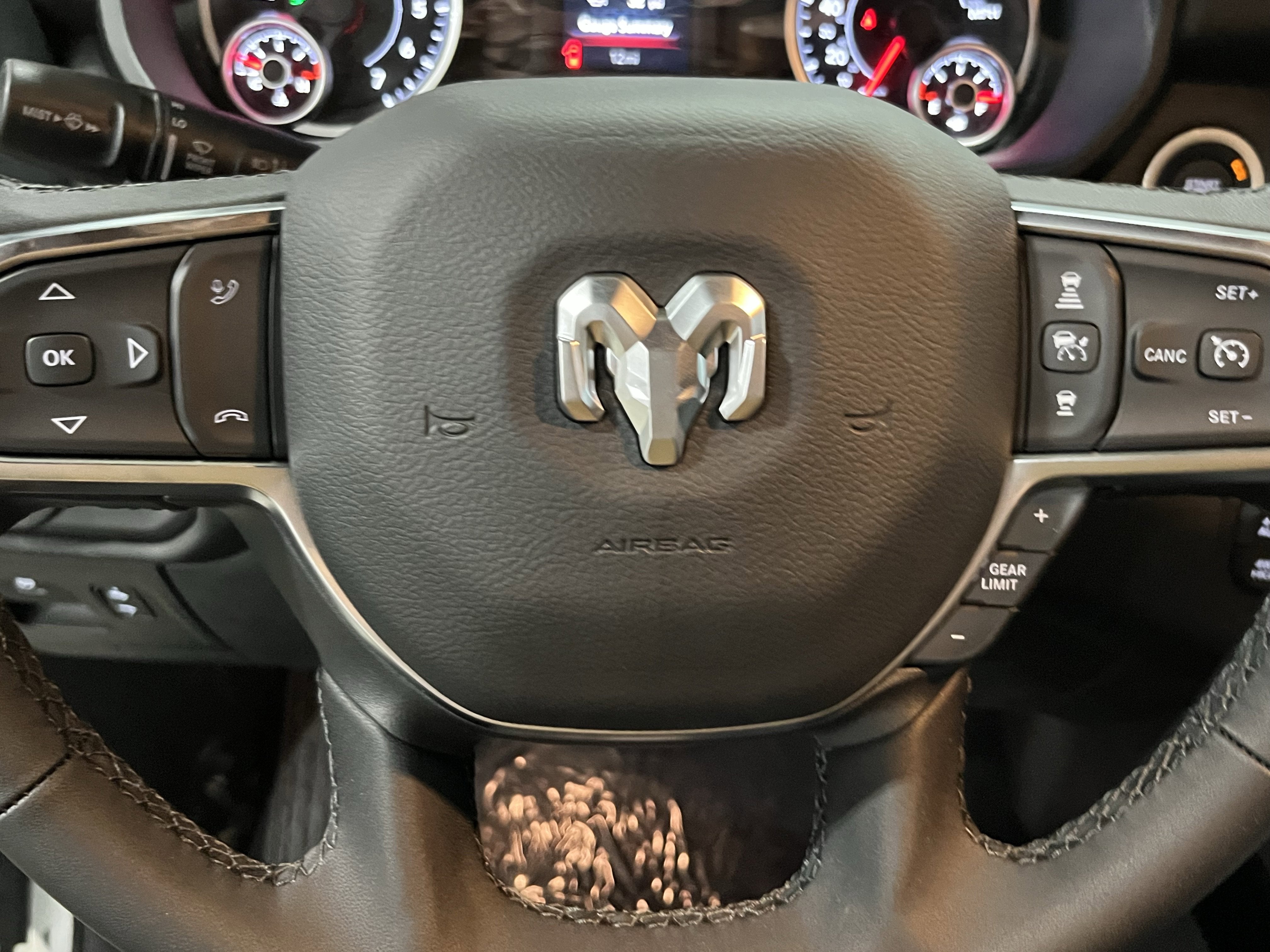 2025 RAM Ram 1500 RAM 1500 BIG HORN CREW CAB 4X4 5'7' BOX