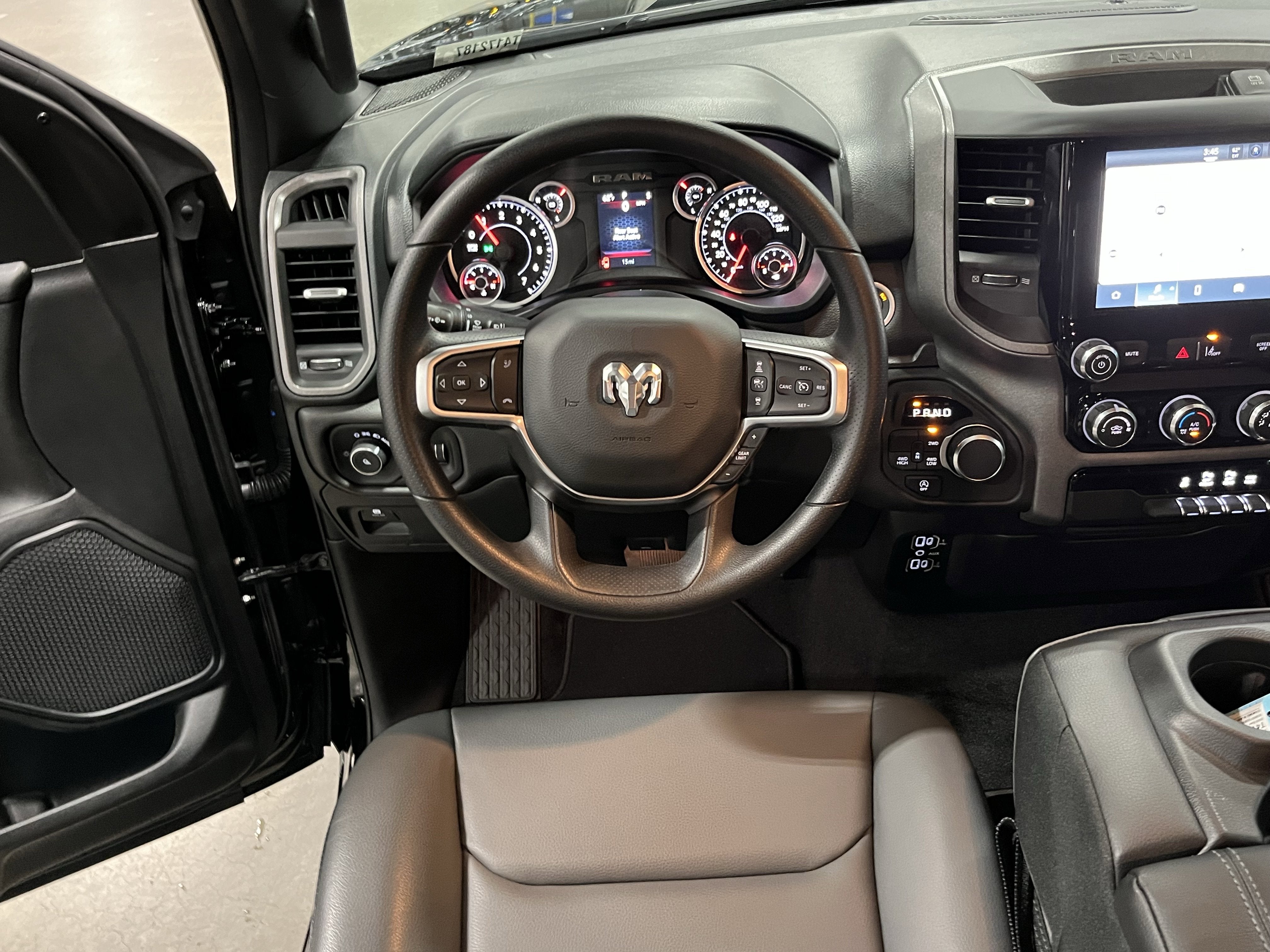 2026 RAM Ram 1500 RAM 1500 TRADESMAN CREW CAB 4X4 5'7' BOX