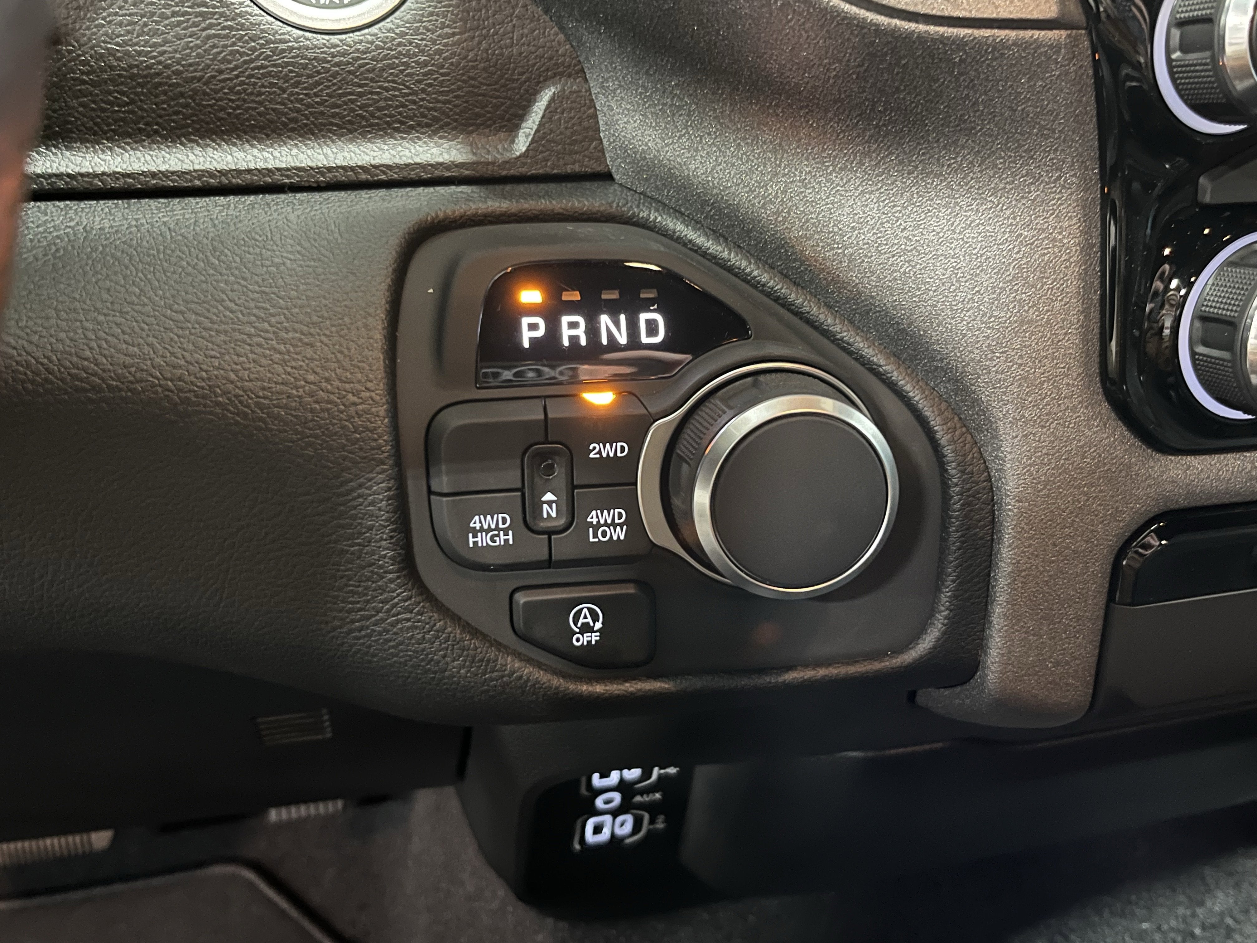 2026 RAM Ram 1500 RAM 1500 TRADESMAN CREW CAB 4X4 5'7' BOX