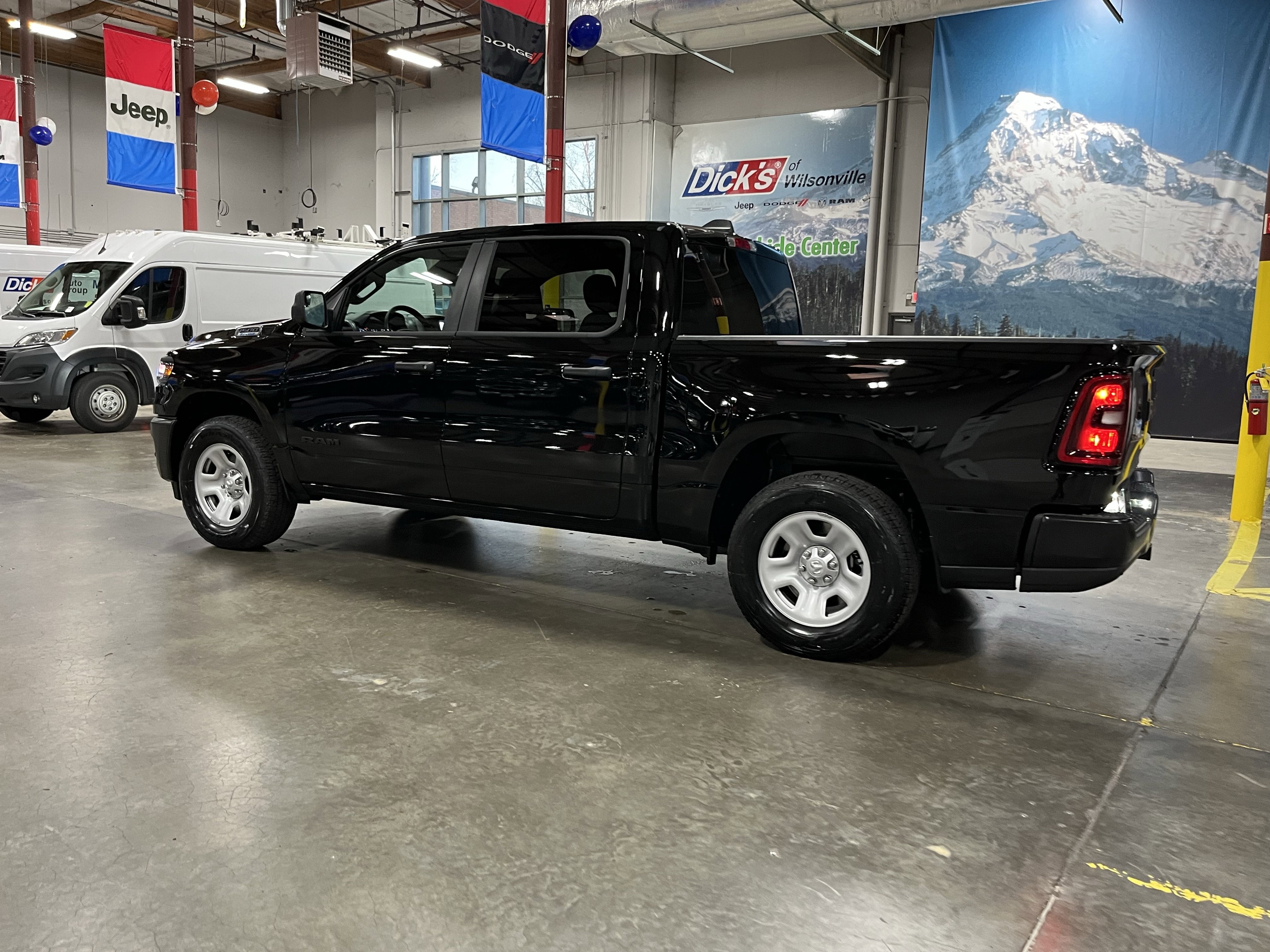 2026 RAM Ram 1500 RAM 1500 TRADESMAN CREW CAB 4X4 5'7' BOX
