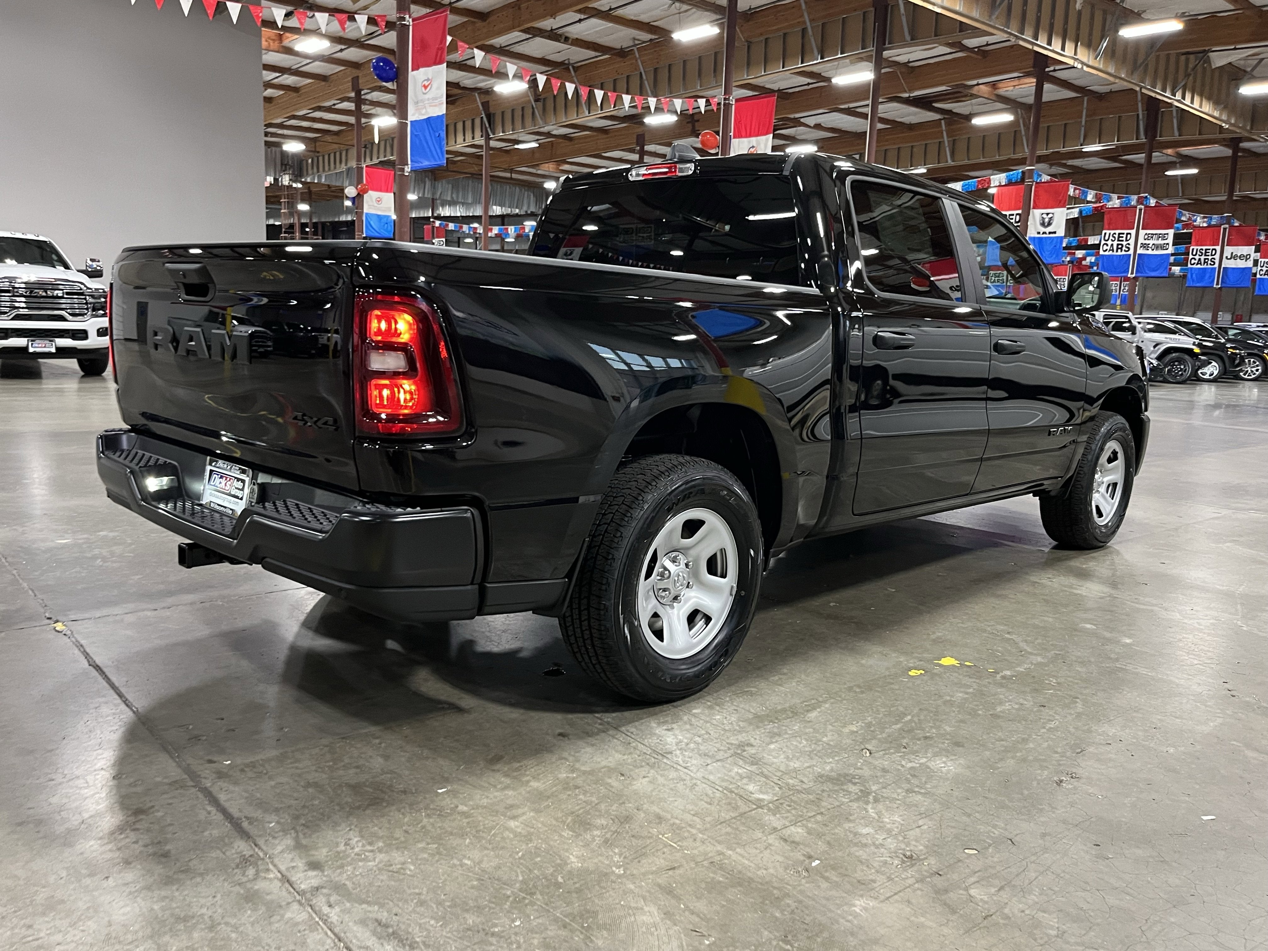 2026 RAM Ram 1500 RAM 1500 TRADESMAN CREW CAB 4X4 5'7' BOX
