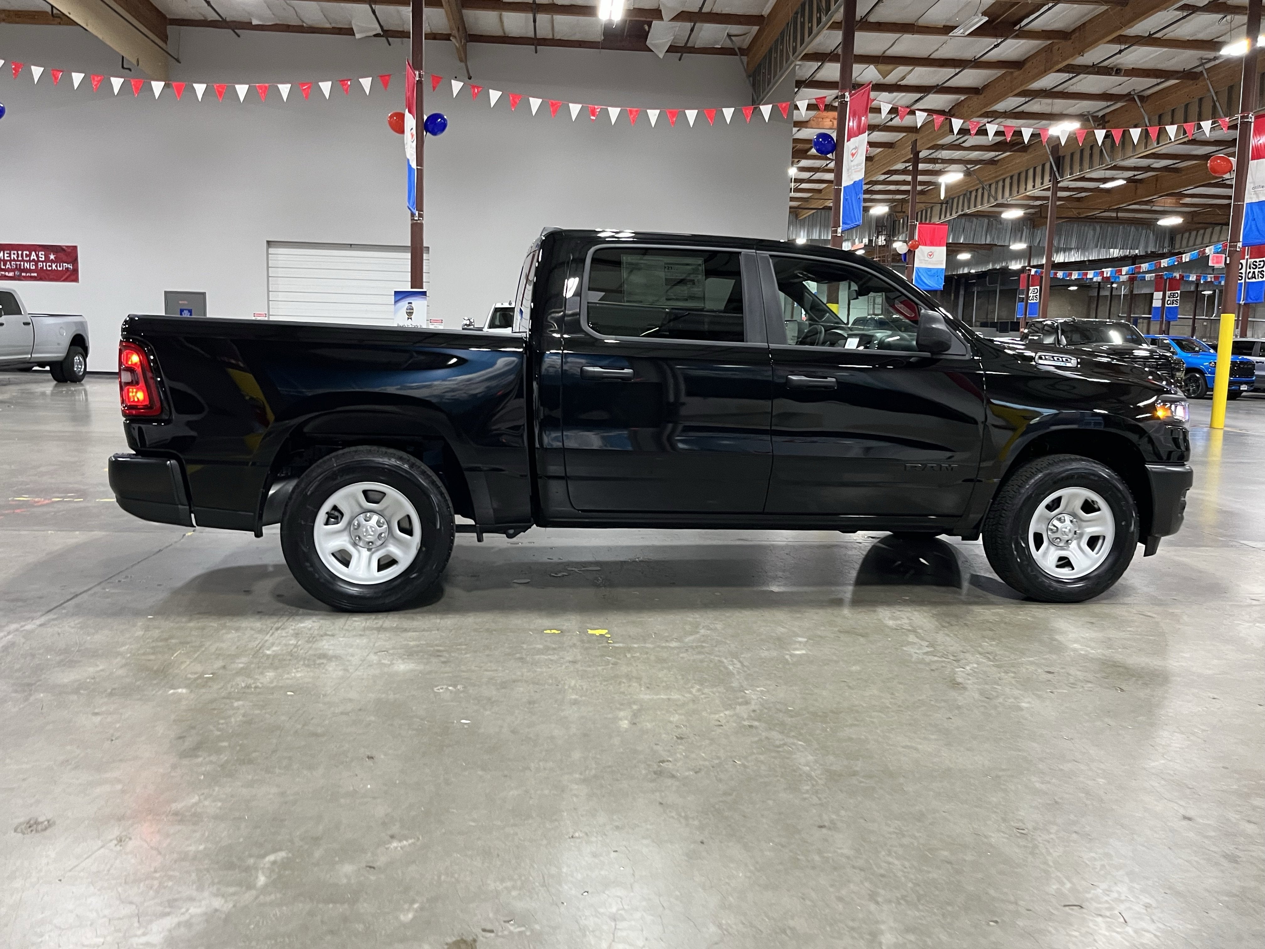 2026 RAM Ram 1500 RAM 1500 TRADESMAN CREW CAB 4X4 5'7' BOX