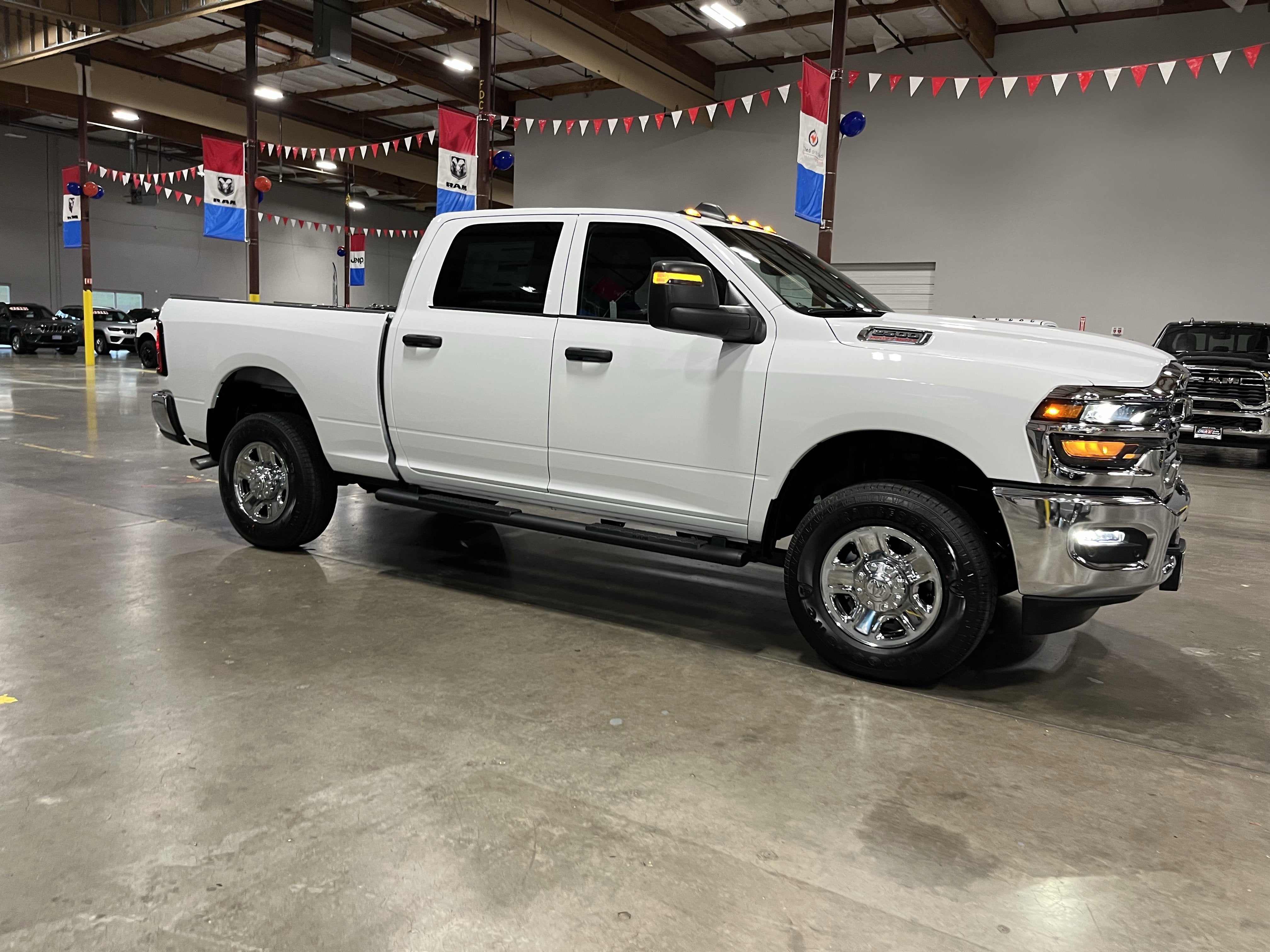 2026 RAM Ram 2500 RAM 2500 TRADESMAN CREW CAB 4X4 6'4' BOX