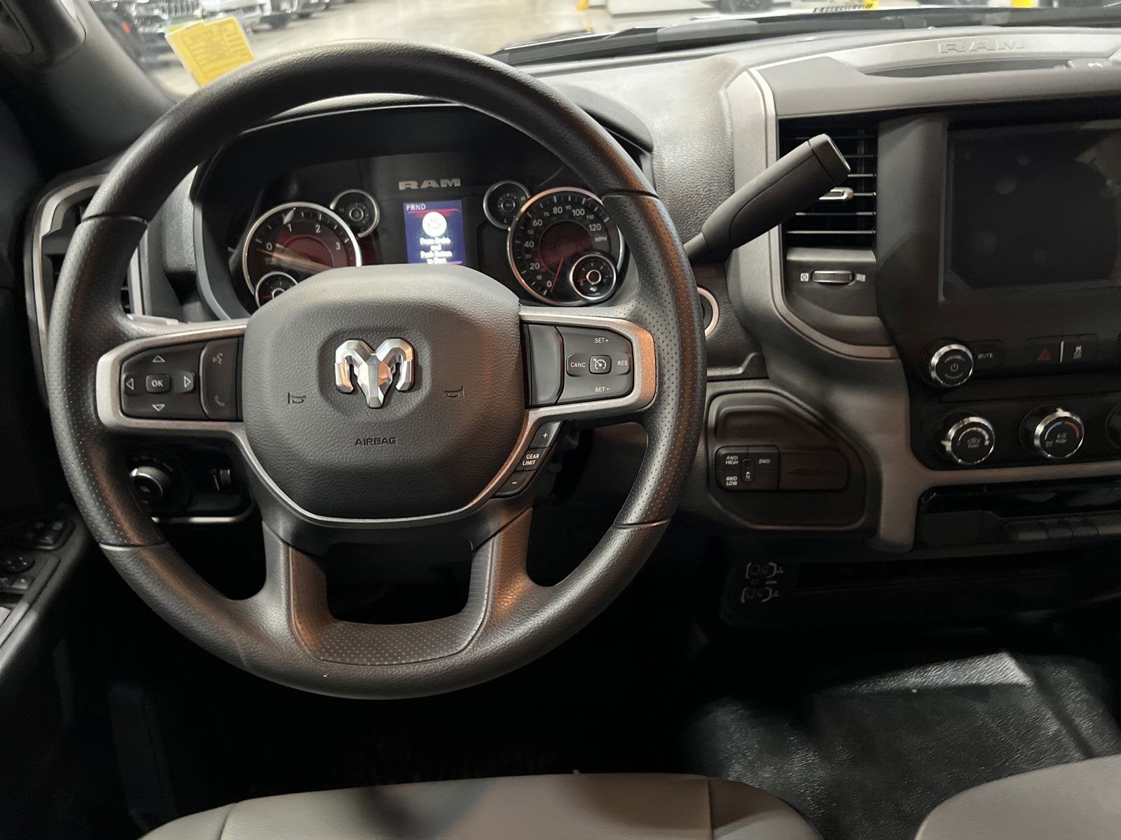 2024 RAM Ram 2500 RAM 2500 TRADESMAN CREW CAB 4X4 6'4' BOX