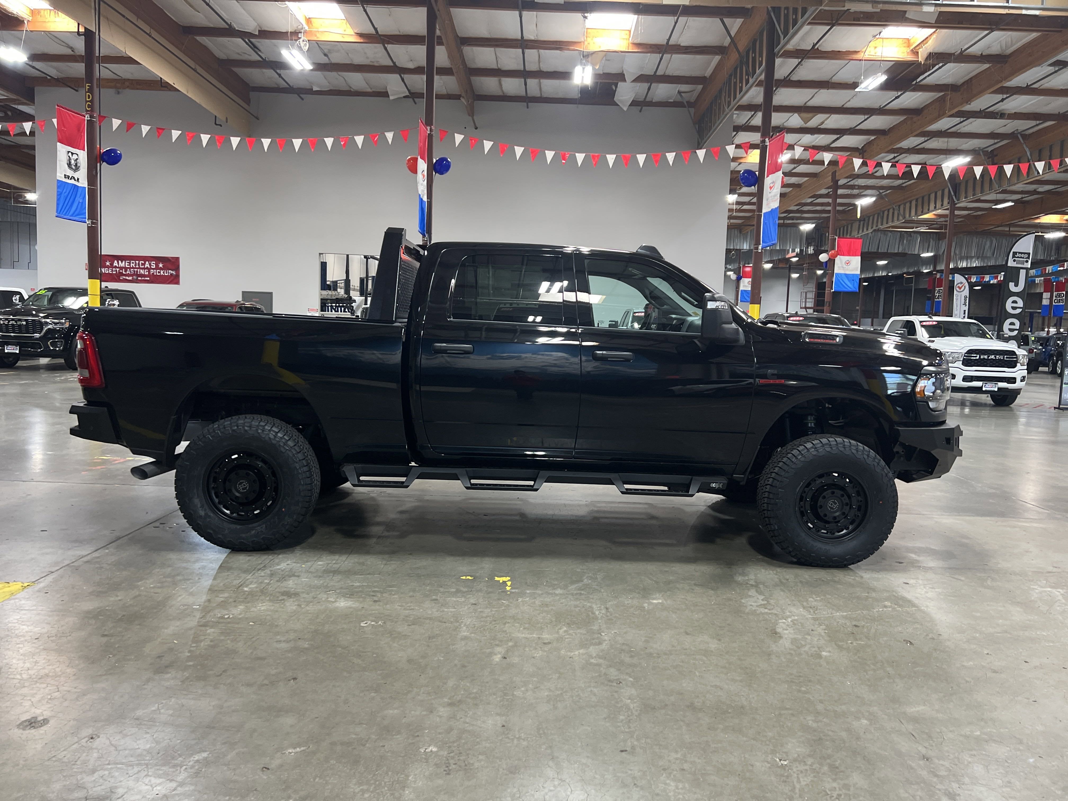 2024 RAM Ram 2500 RAM 2500 TRADESMAN CREW CAB 4X4 6'4' BOX