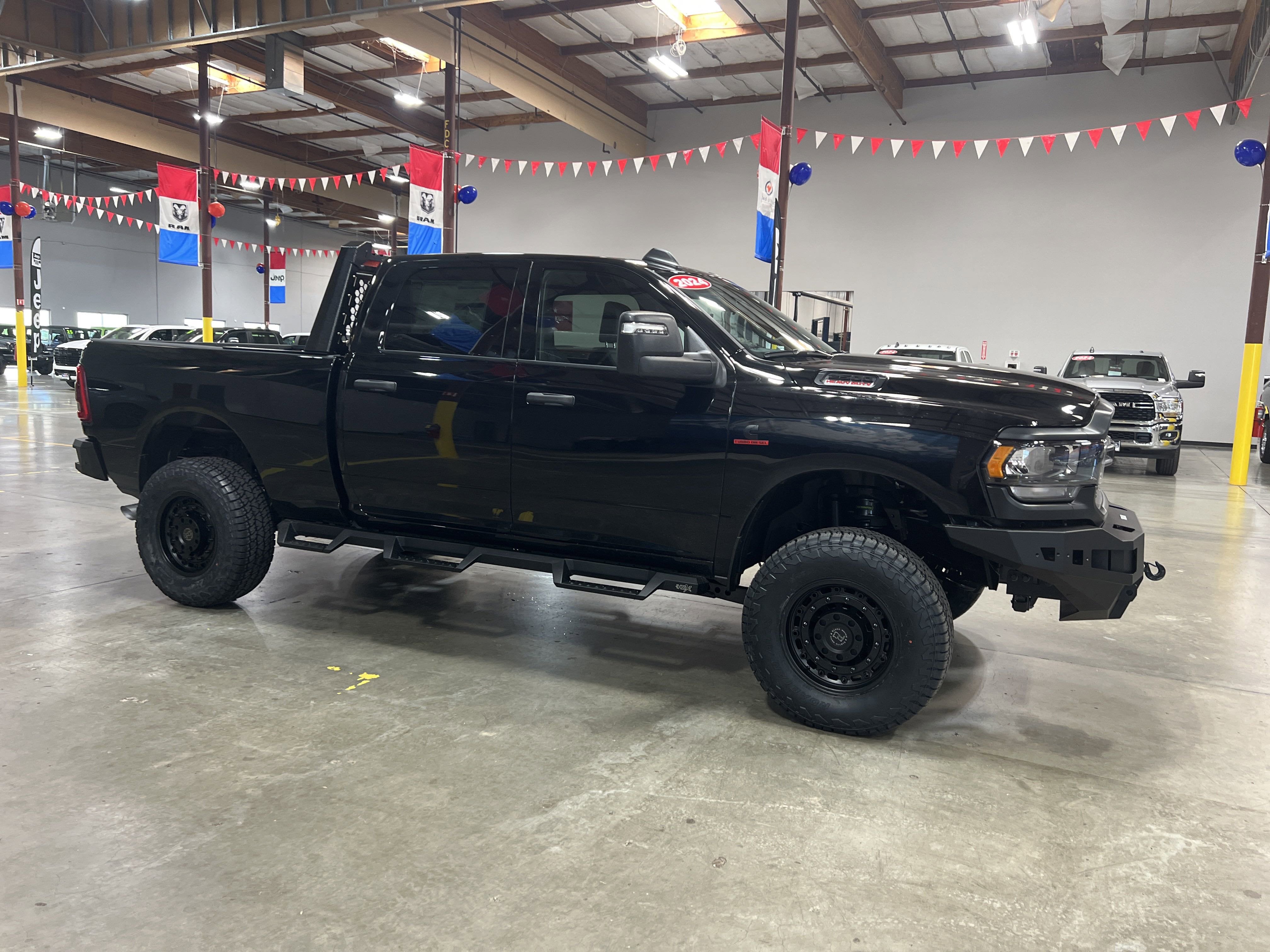 2024 RAM Ram 2500 RAM 2500 TRADESMAN CREW CAB 4X4 6'4' BOX