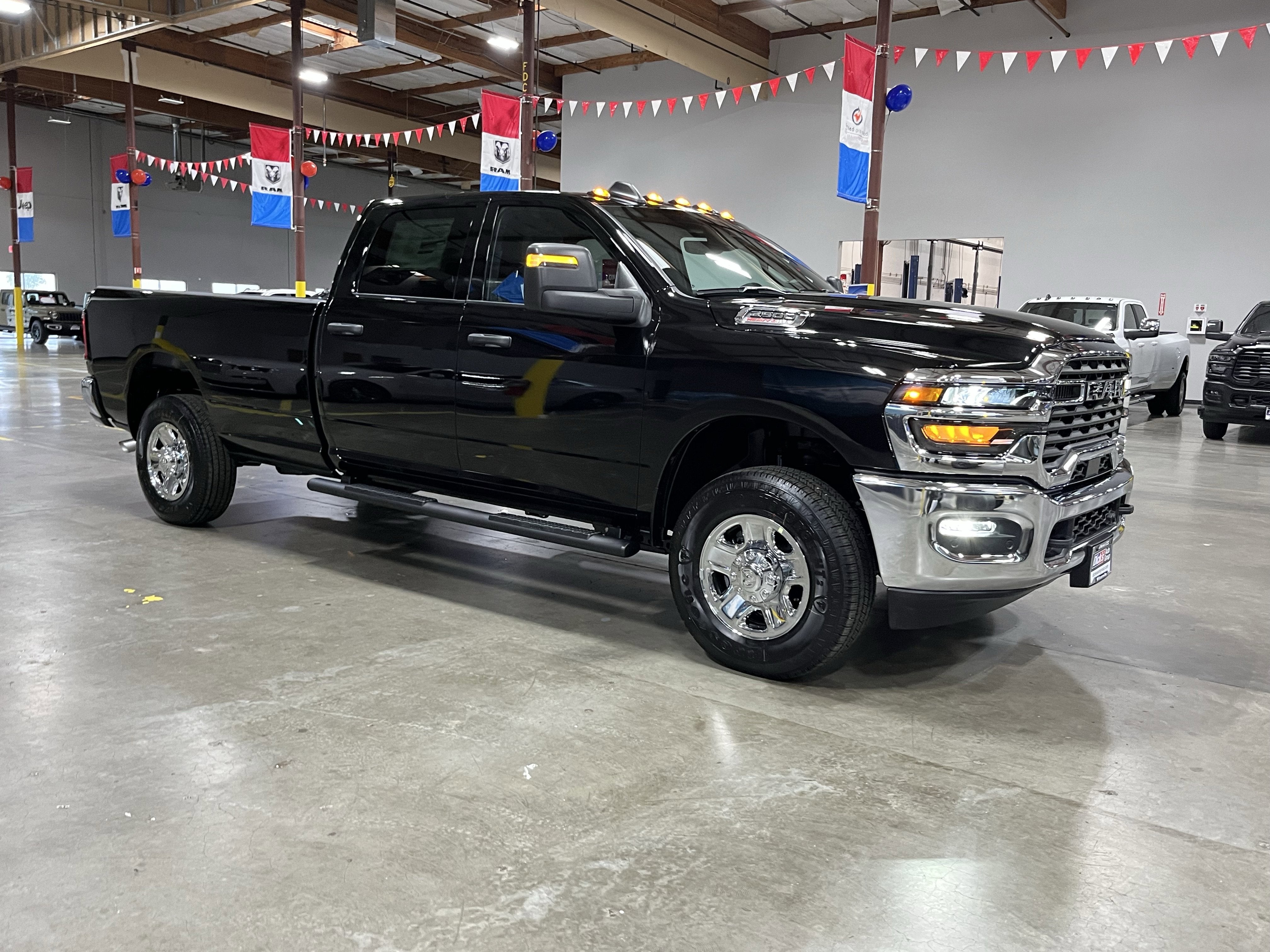2026 RAM Ram 2500 RAM 2500 TRADESMAN CREW CAB 4X4 8' BOX