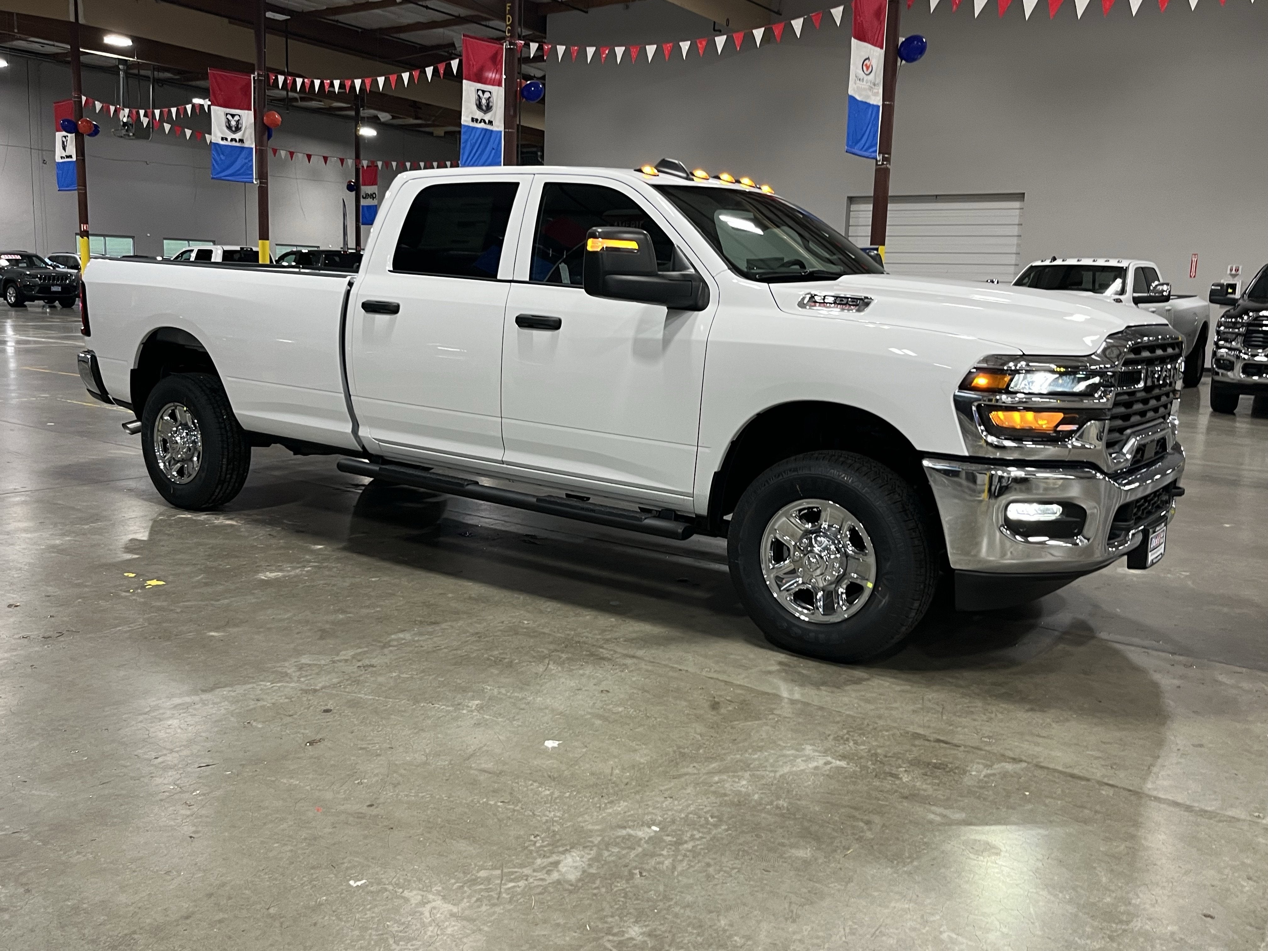 2026 RAM Ram 2500 RAM 2500 TRADESMAN CREW CAB 4X4 8' BOX