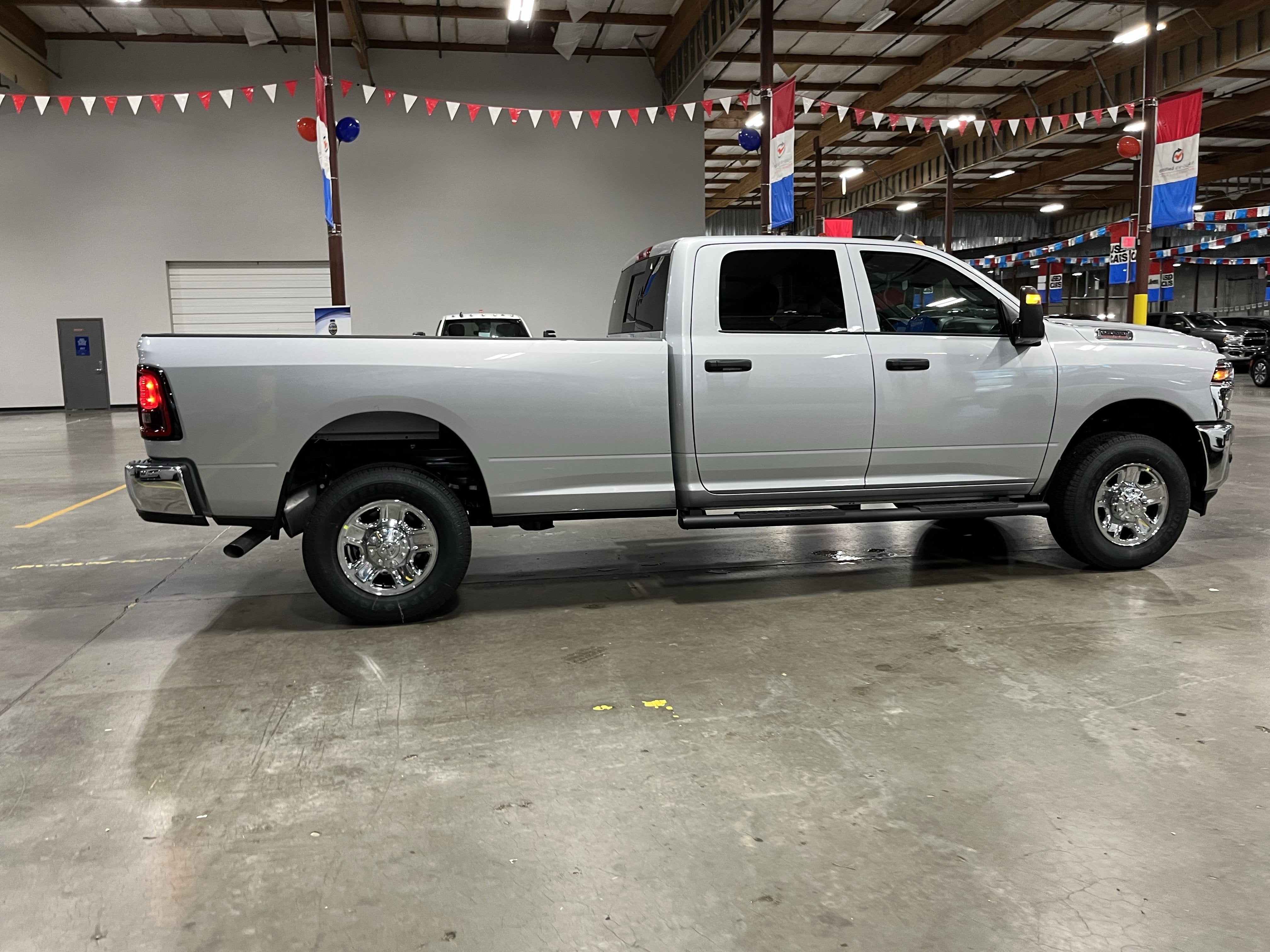 2026 RAM Ram 2500 RAM 2500 TRADESMAN CREW CAB 4X4 8' BOX