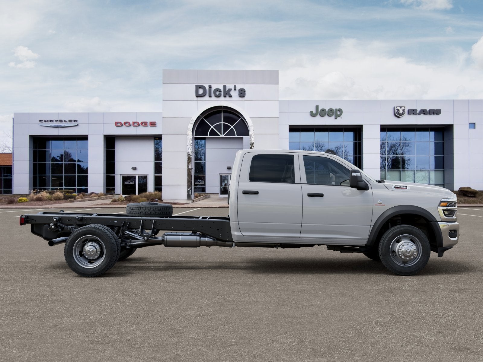 2026 RAM Ram 5500 Chassis Cab RAM 5500 TRADESMAN CHASSIS CREW CAB 4X4 84' CA