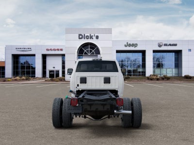 2027 RAM Ram 5500 Chassis Cab RAM 5500 TRADESMAN CHASSIS CREW CAB 4X4 84' CA