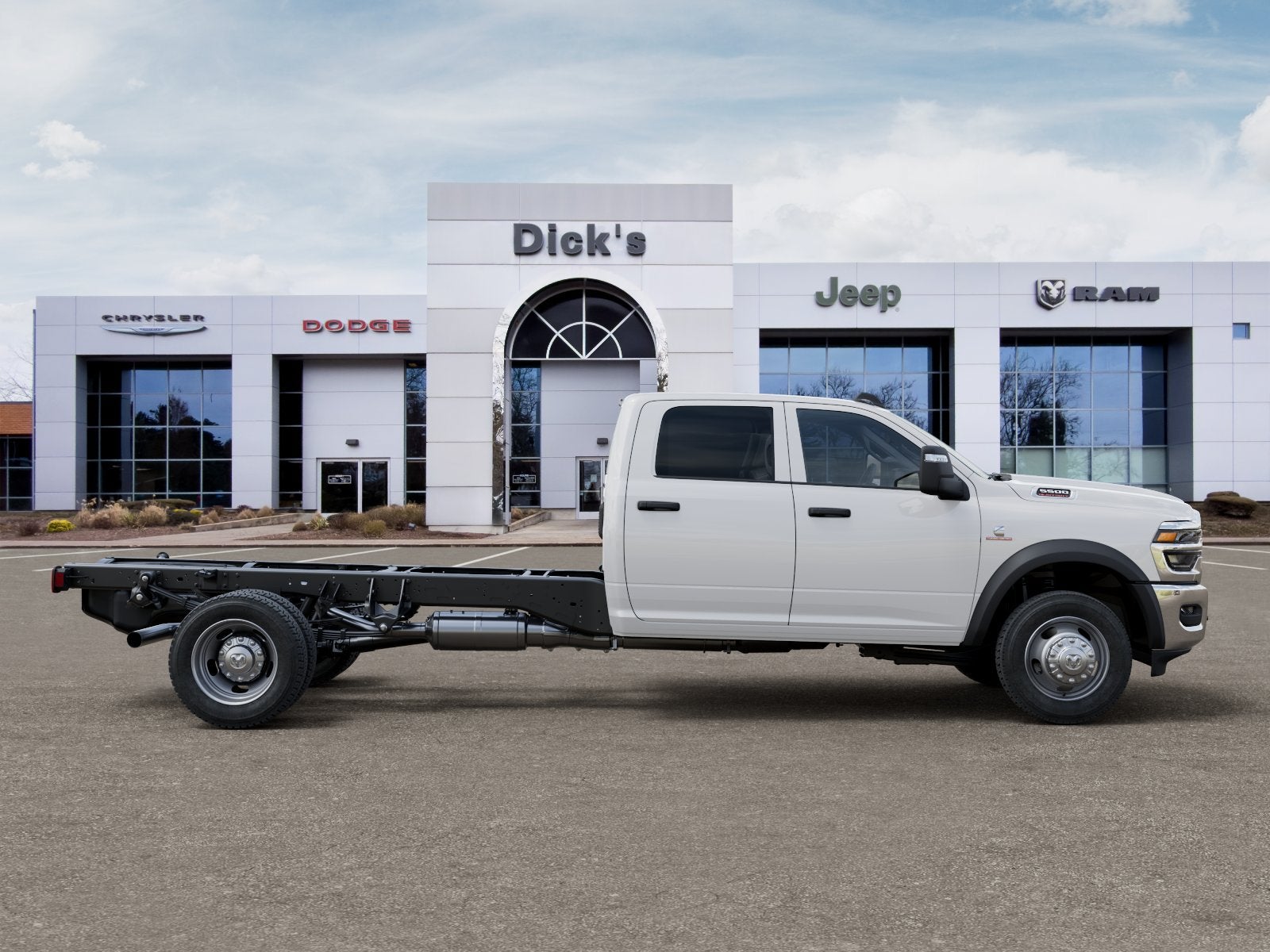 2027 RAM Ram 5500 Chassis Cab RAM 5500 TRADESMAN CHASSIS CREW CAB 4X4 84' CA