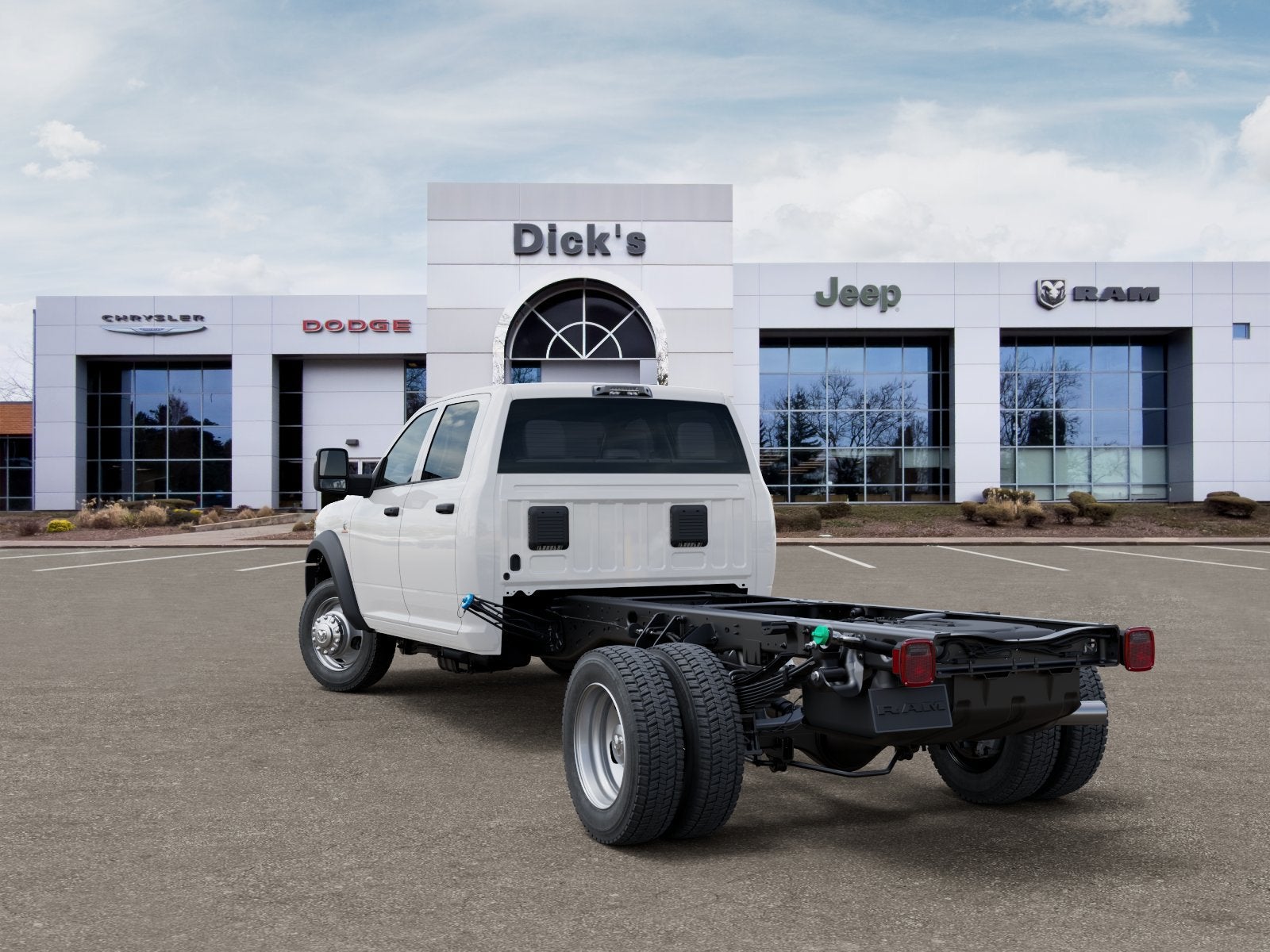 2027 RAM Ram 5500 Chassis Cab RAM 5500 TRADESMAN CHASSIS CREW CAB 4X4 84' CA