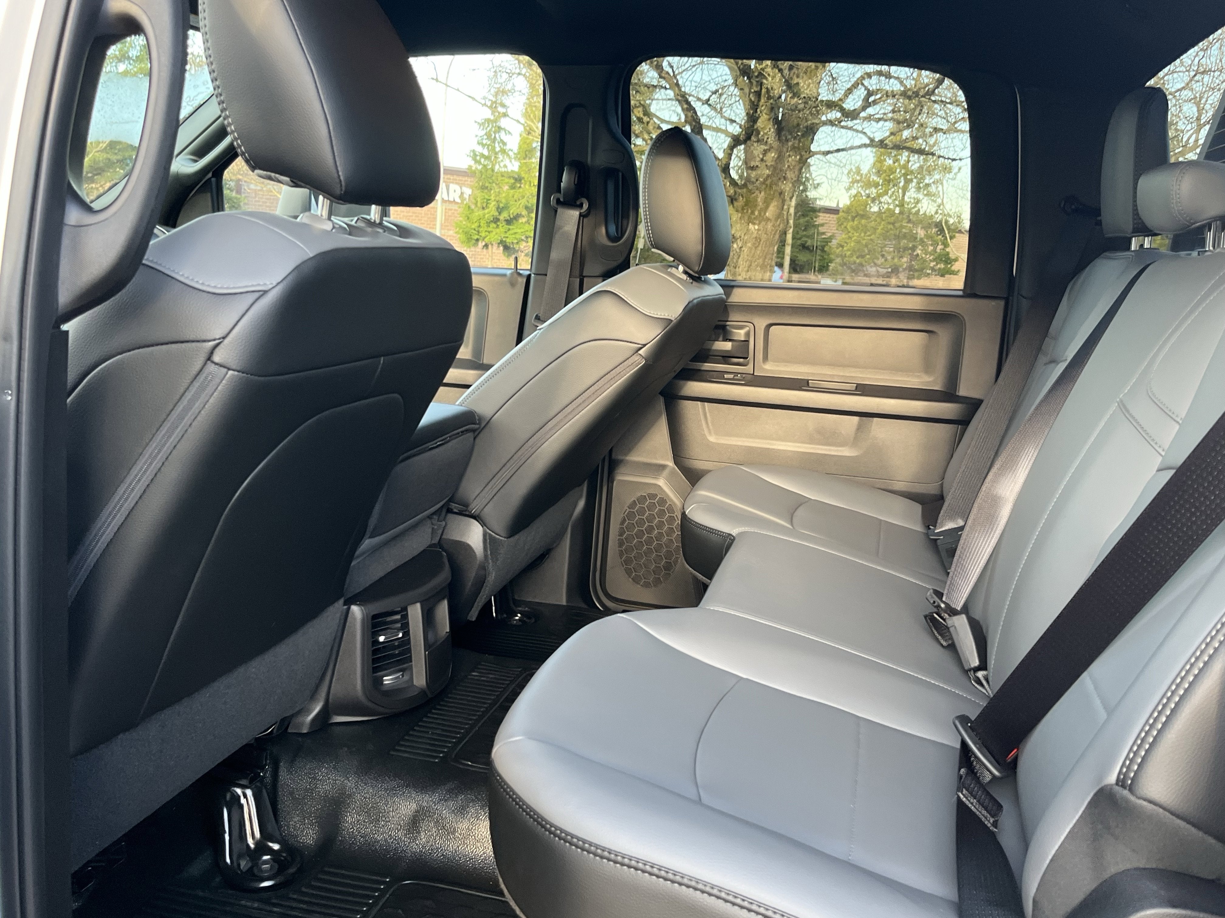 2026 RAM Ram 5500 Chassis Cab RAM 5500 TRADESMAN CHASSIS CREW CAB 4X4 84' CA