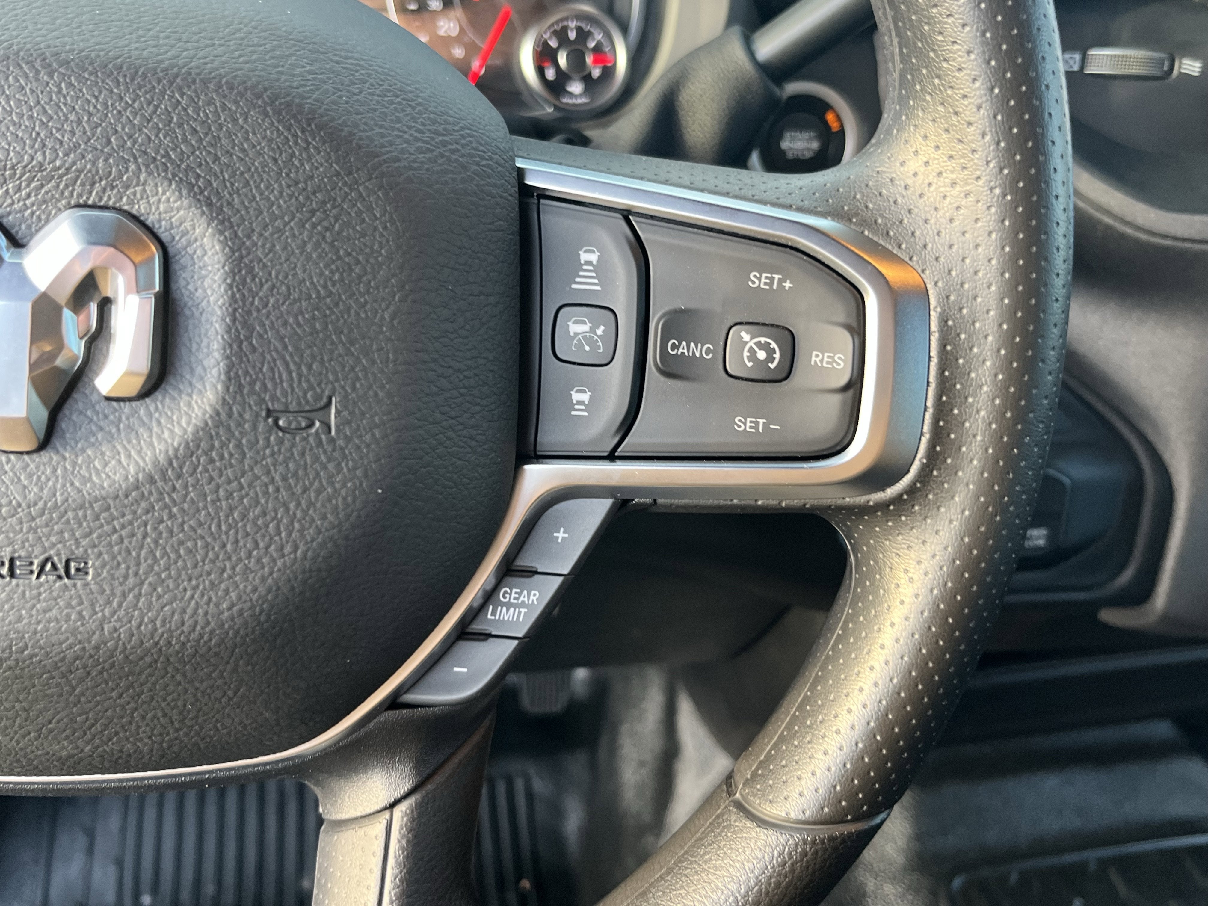 2026 RAM Ram 5500 Chassis Cab RAM 5500 TRADESMAN CHASSIS CREW CAB 4X4 84' CA