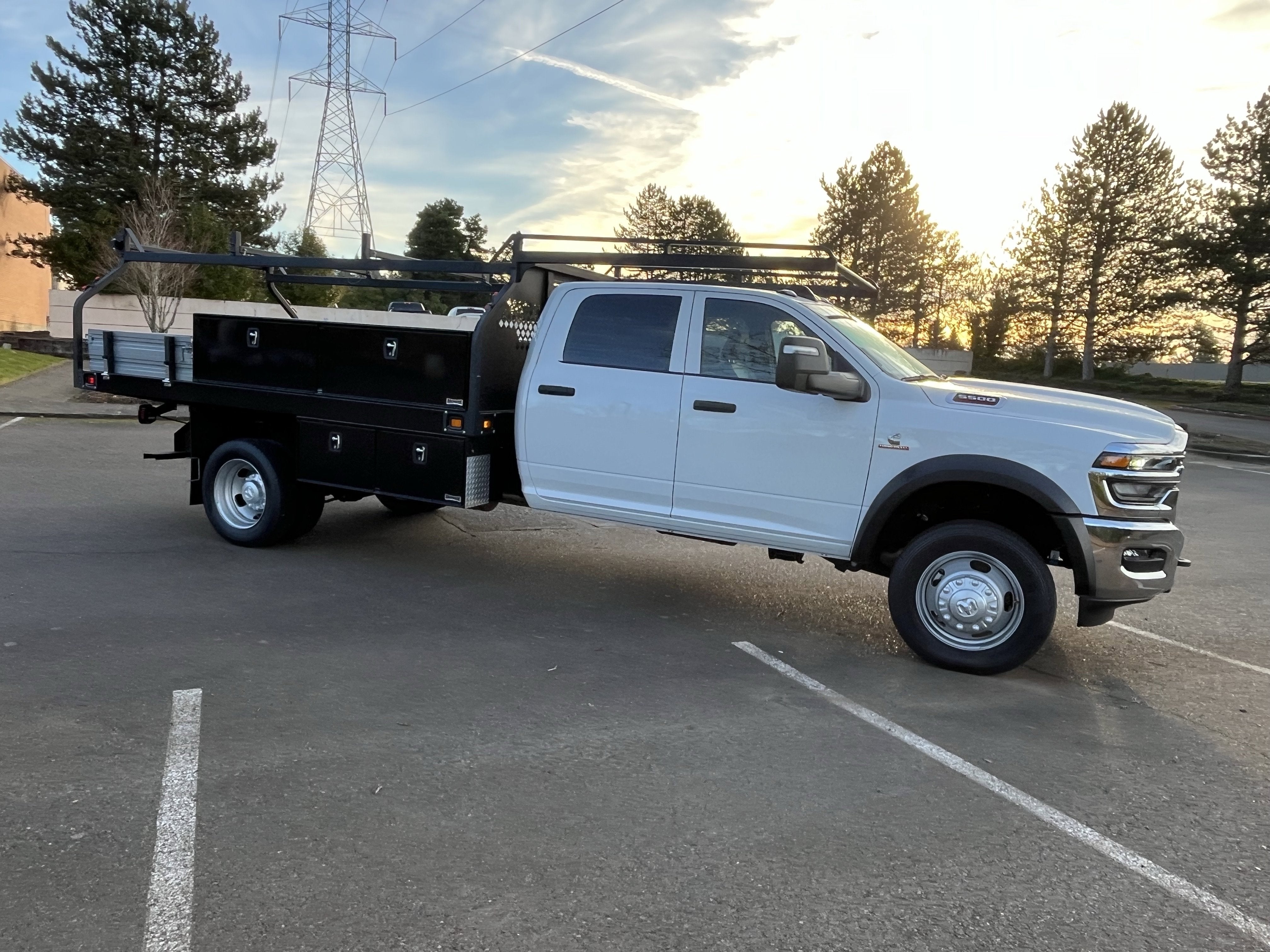 2026 RAM Ram 5500 Chassis Cab RAM 5500 TRADESMAN CHASSIS CREW CAB 4X4 84' CA