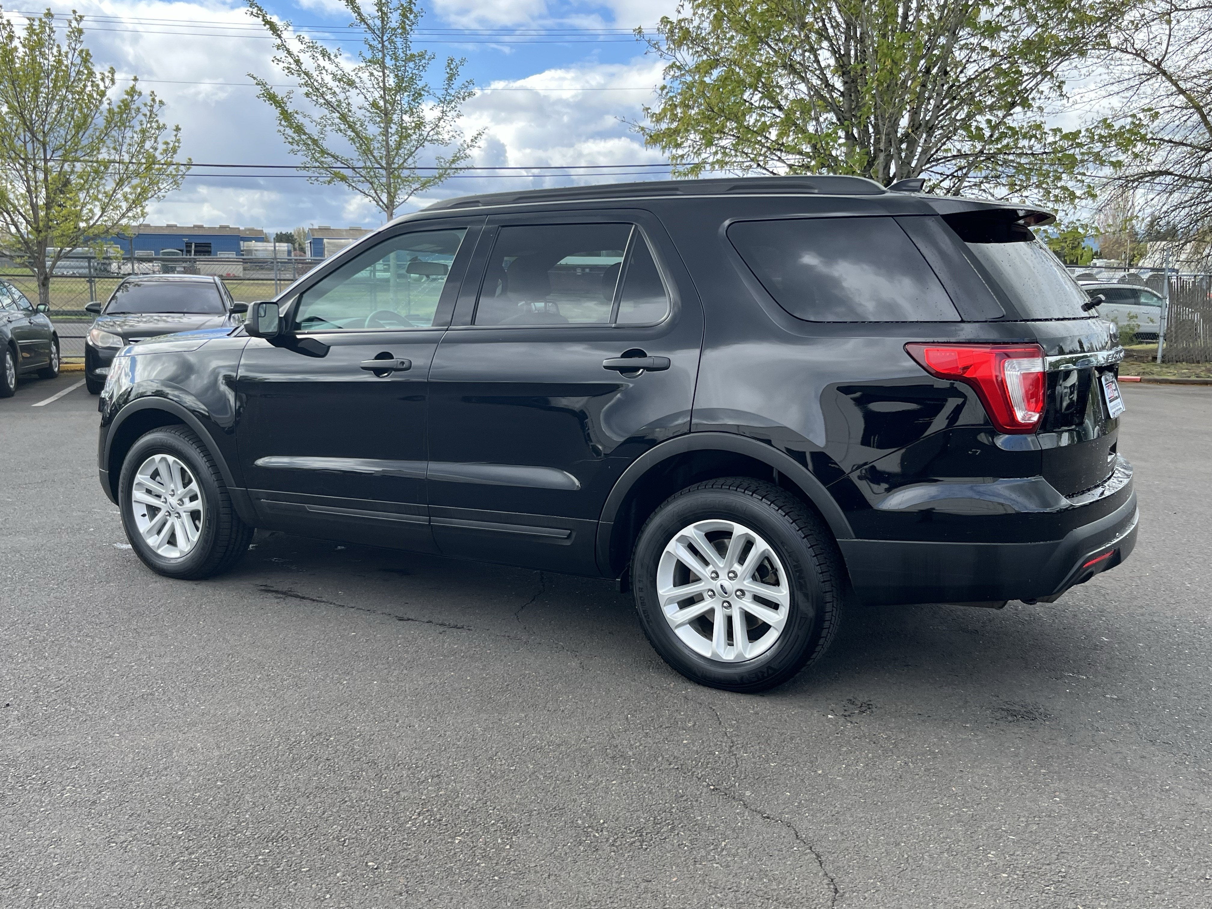 2017 Ford Explorer Base