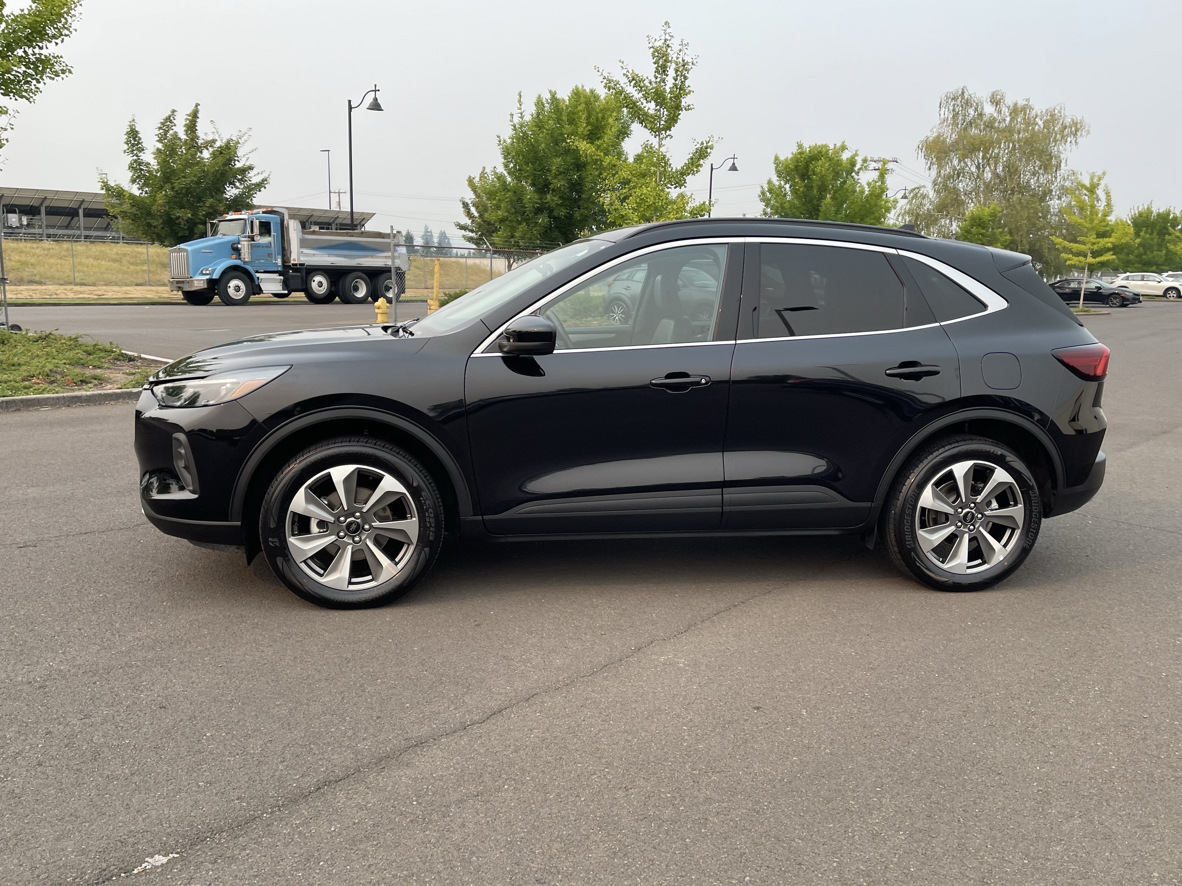 2025 Ford Escape Platinum