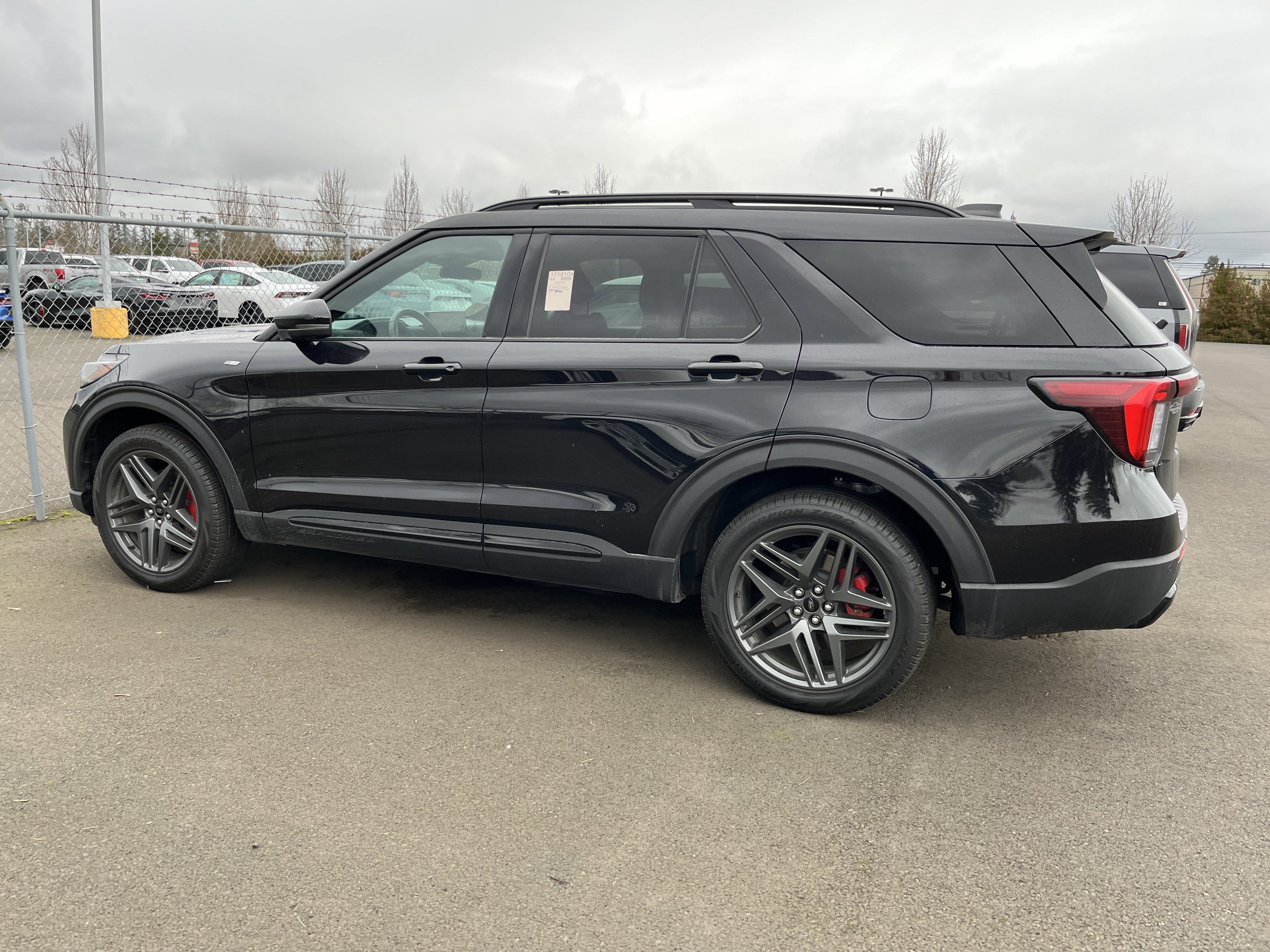 2025 Ford Explorer ST-Line