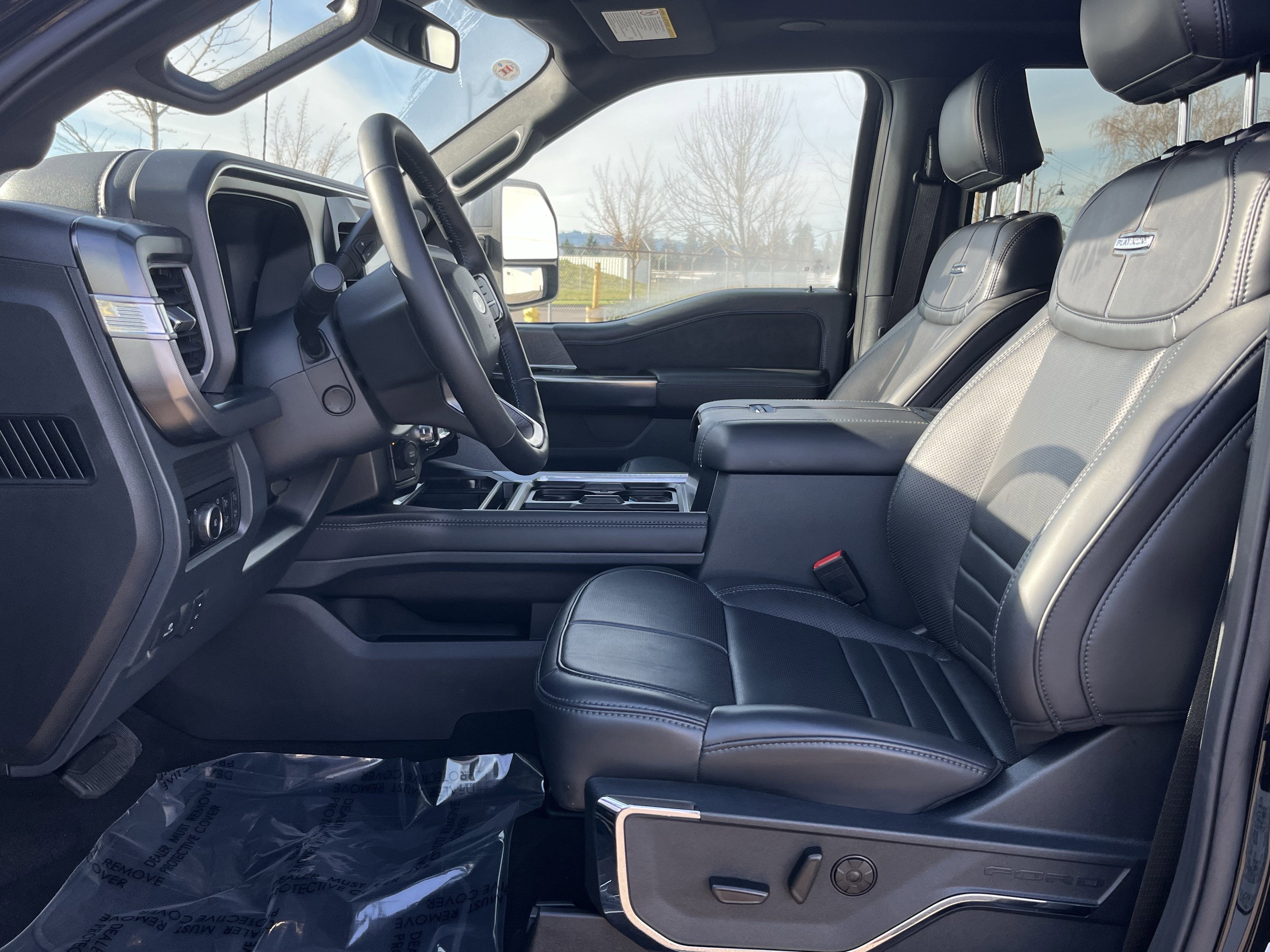 2025 Ford Super Duty F-450 DRW Platinum
