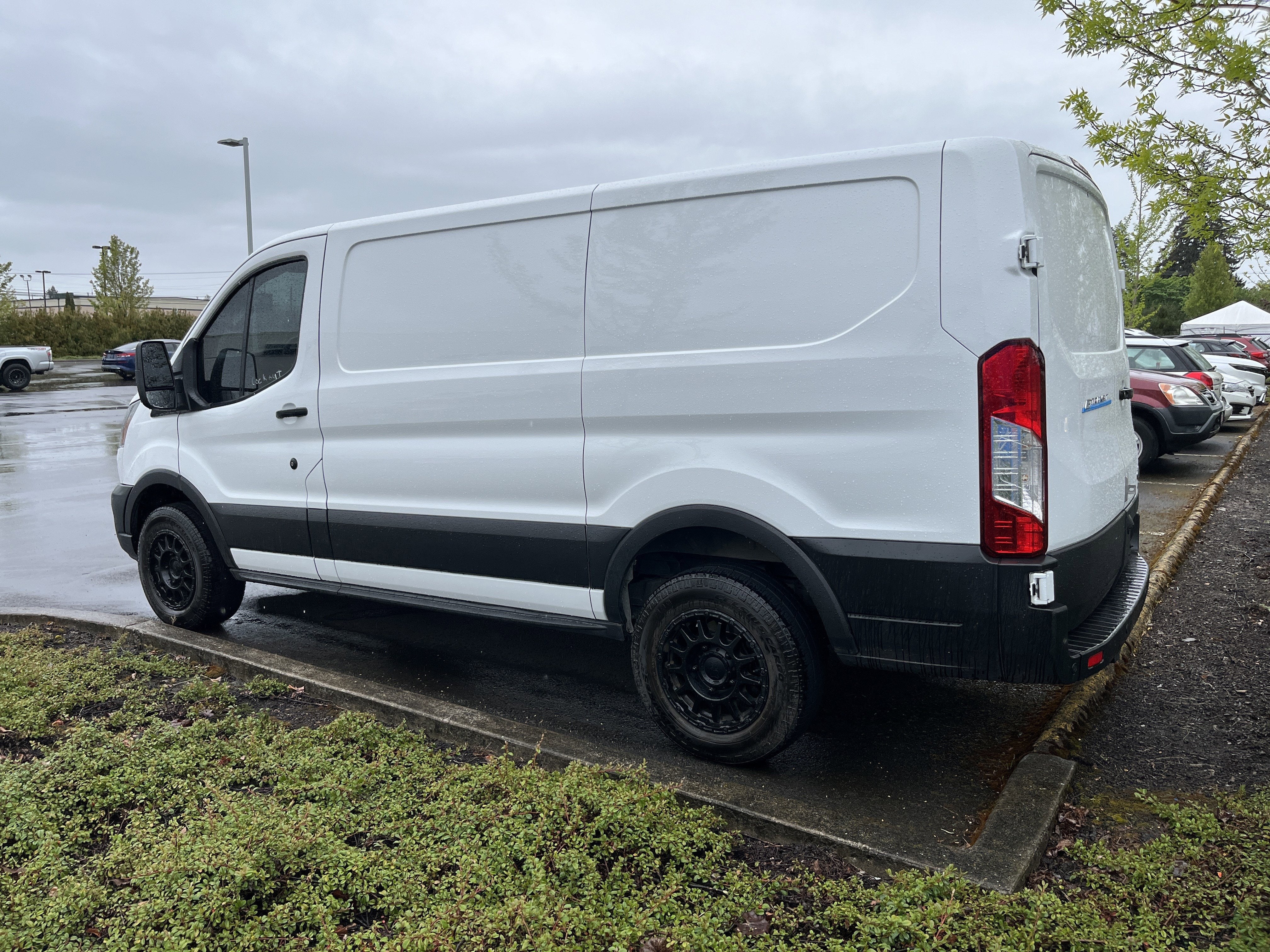 2023 Ford E-Transit Cargo Van Base