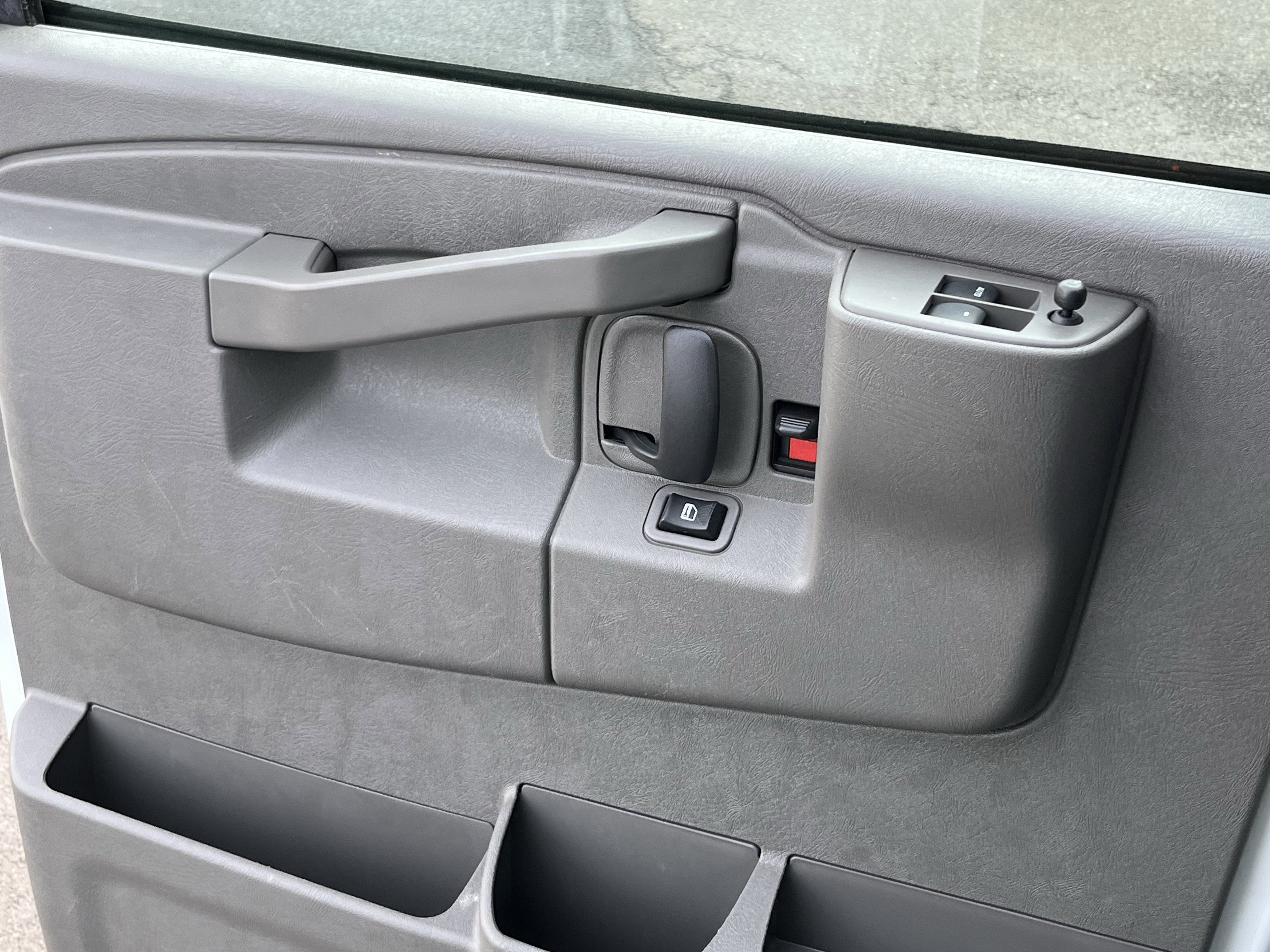 2023 Chevrolet Express Passenger LS