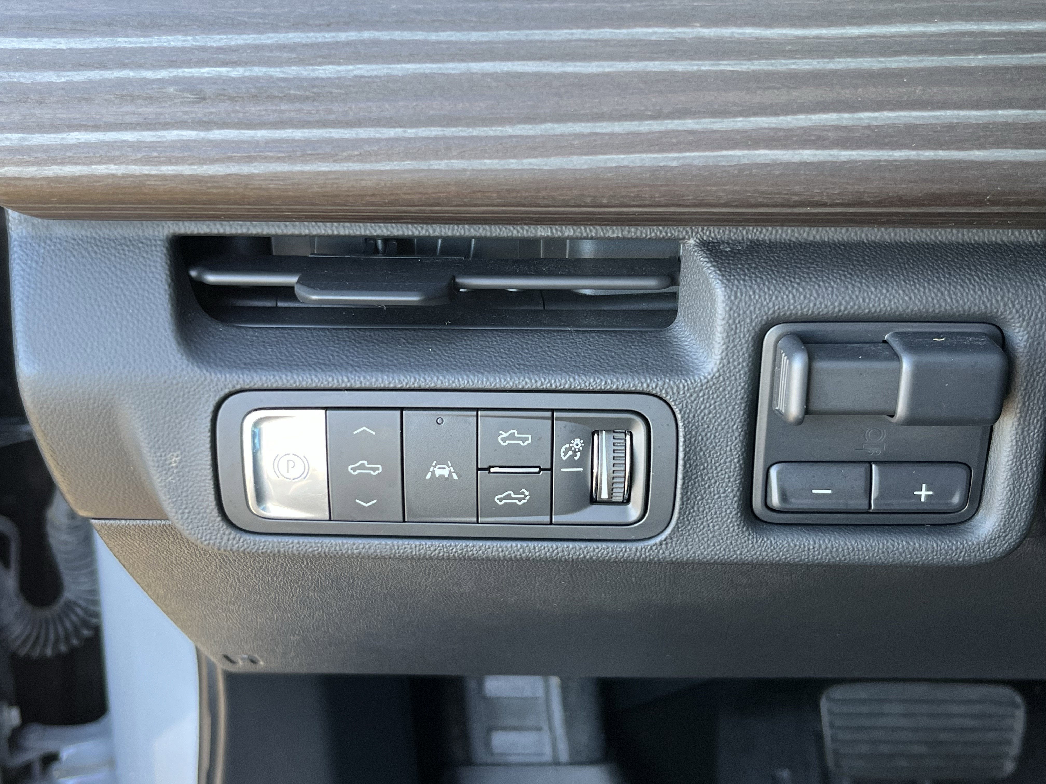 2024 GMC Sierra EV Denali Edition 1