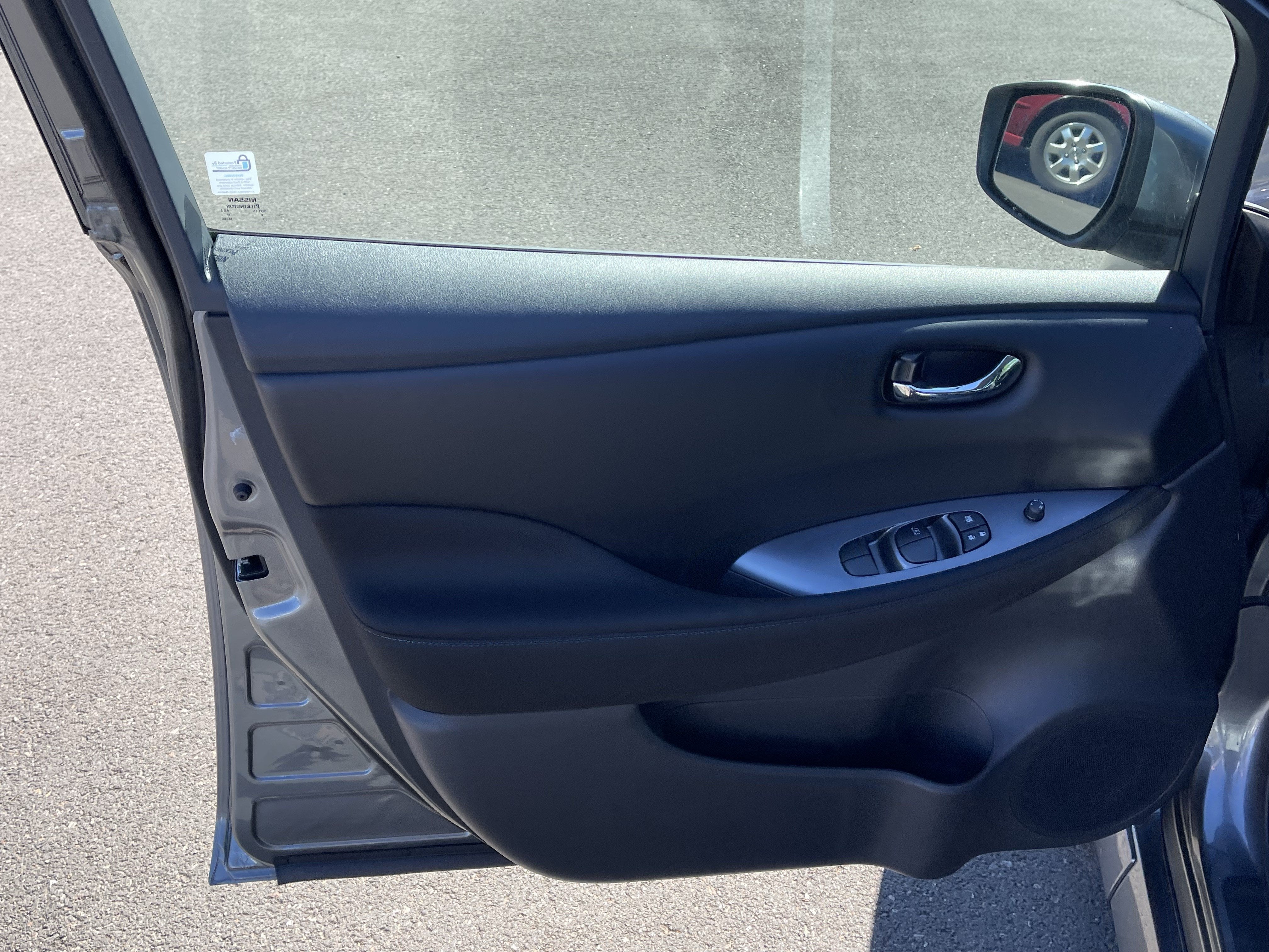 2025 Nissan LEAF S