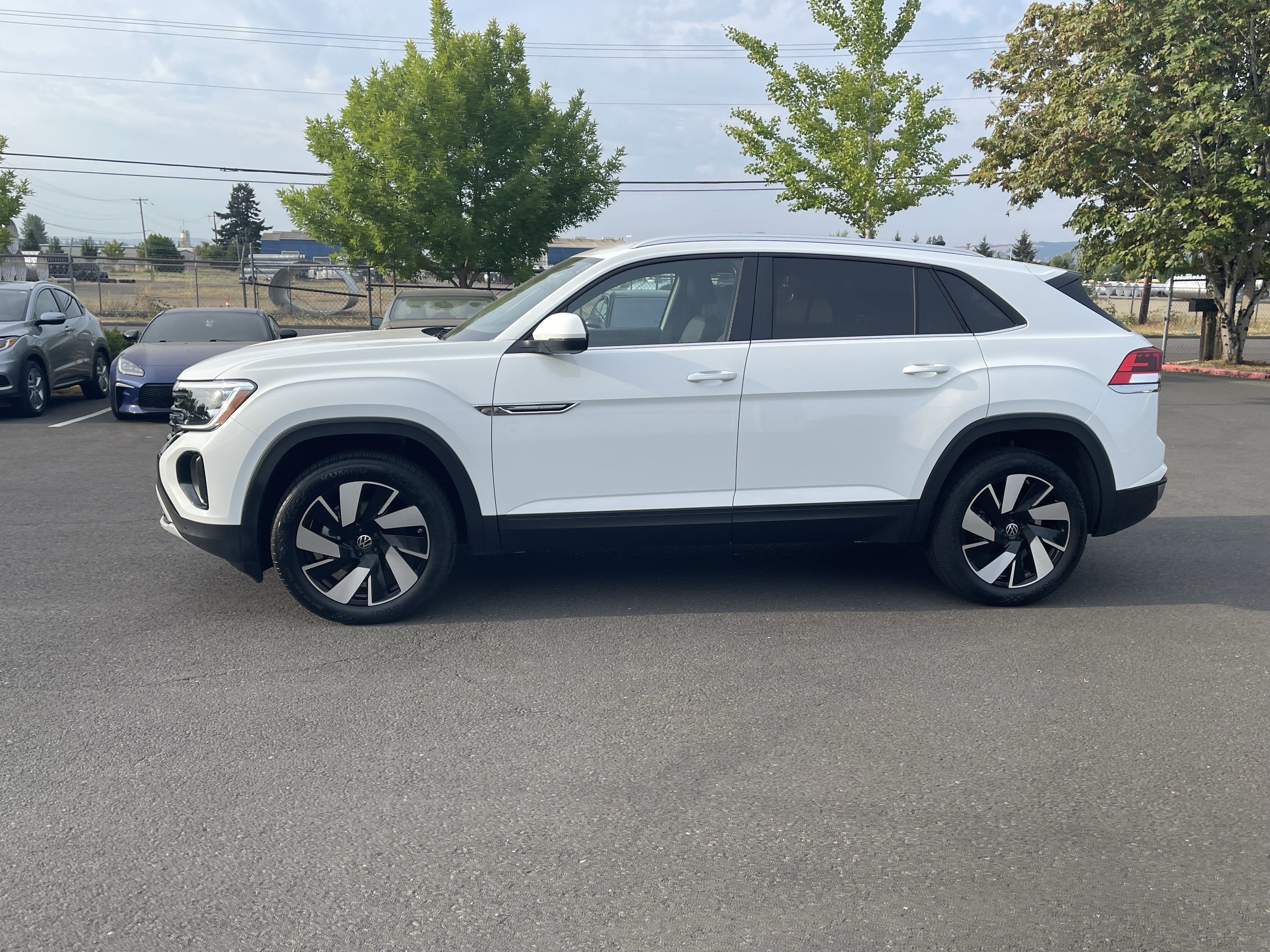 2025 Volkswagen Atlas Cross Sport 2.0T SE w/Technology