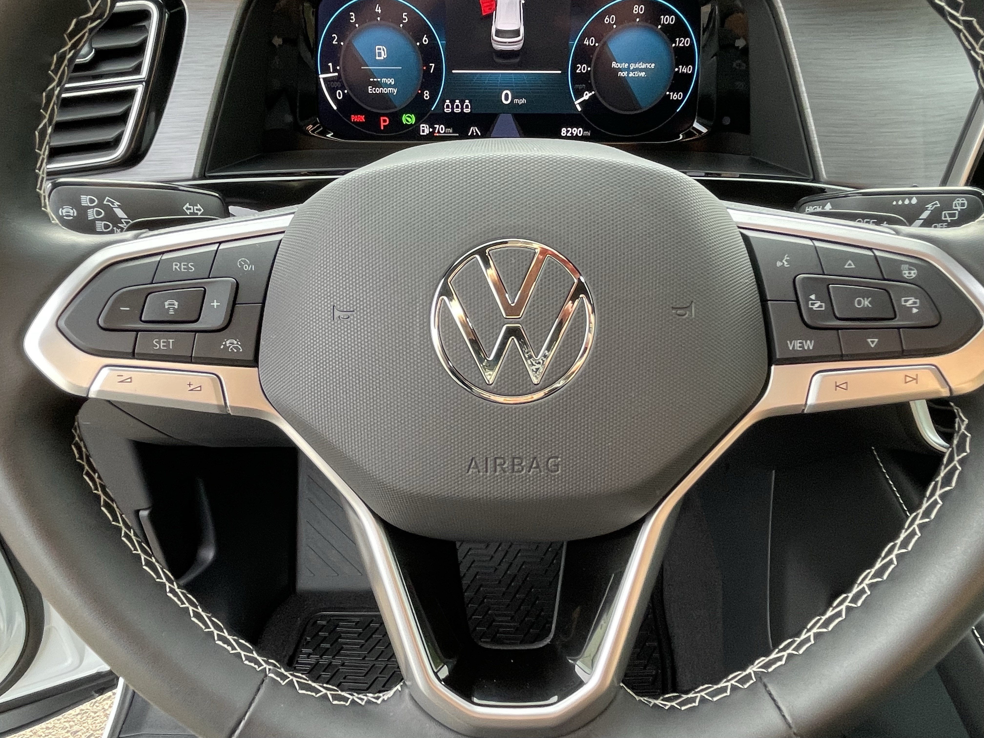 2025 Volkswagen Atlas Cross Sport 2.0T SE w/Technology