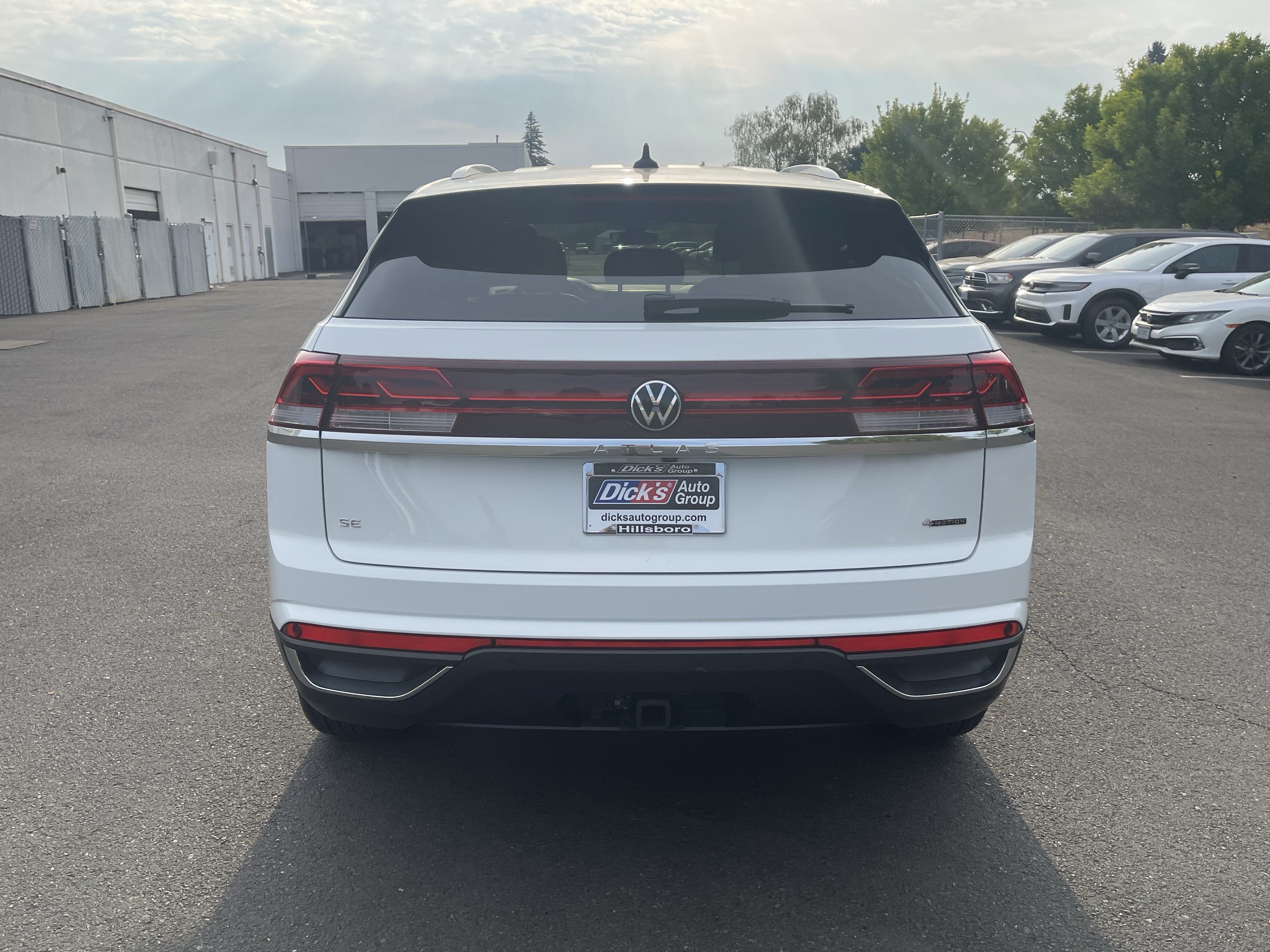 2025 Volkswagen Atlas Cross Sport 2.0T SE w/Technology